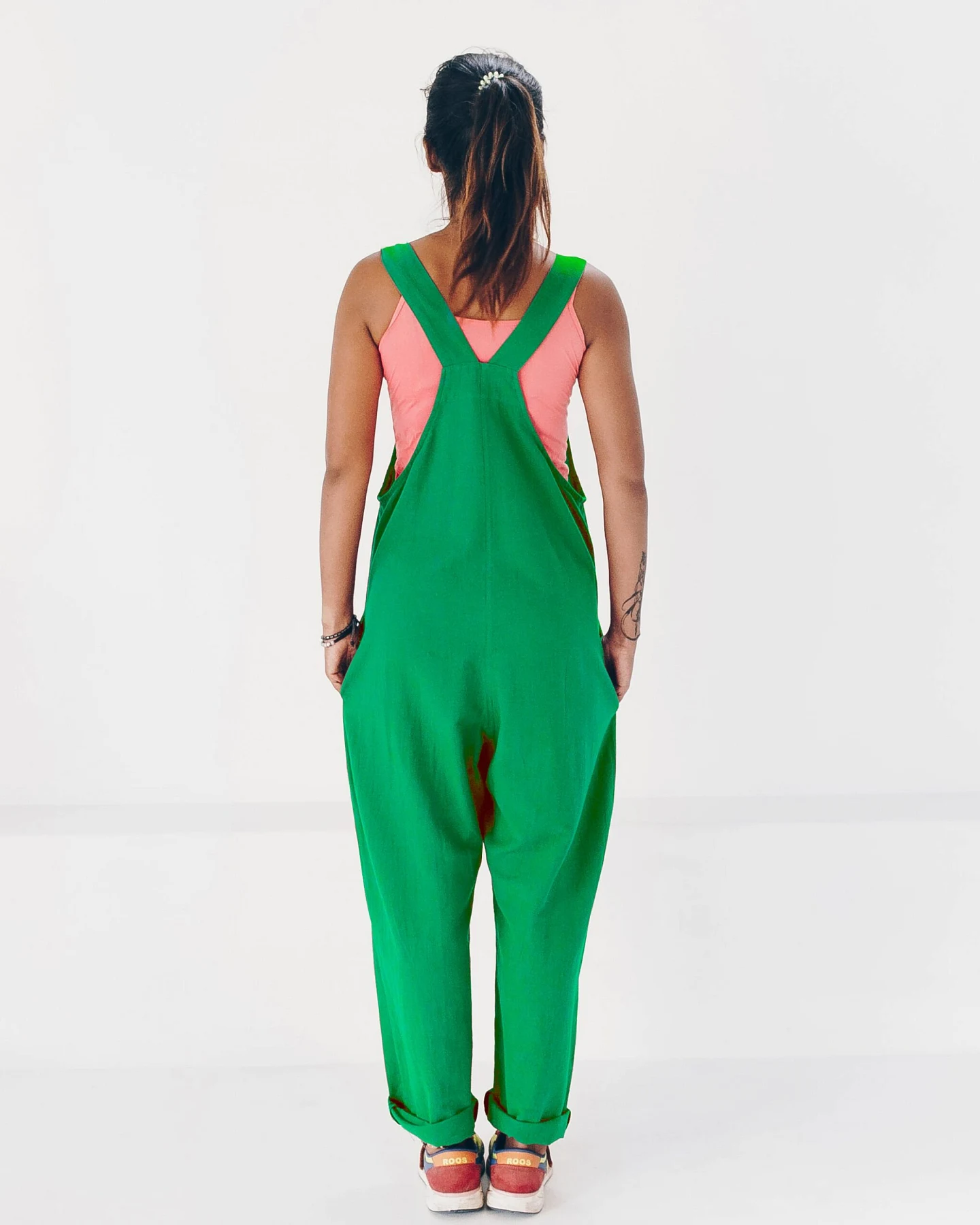 The Driftwood Tales Damen vegan Jumpsuit Grün – Ansicht 2