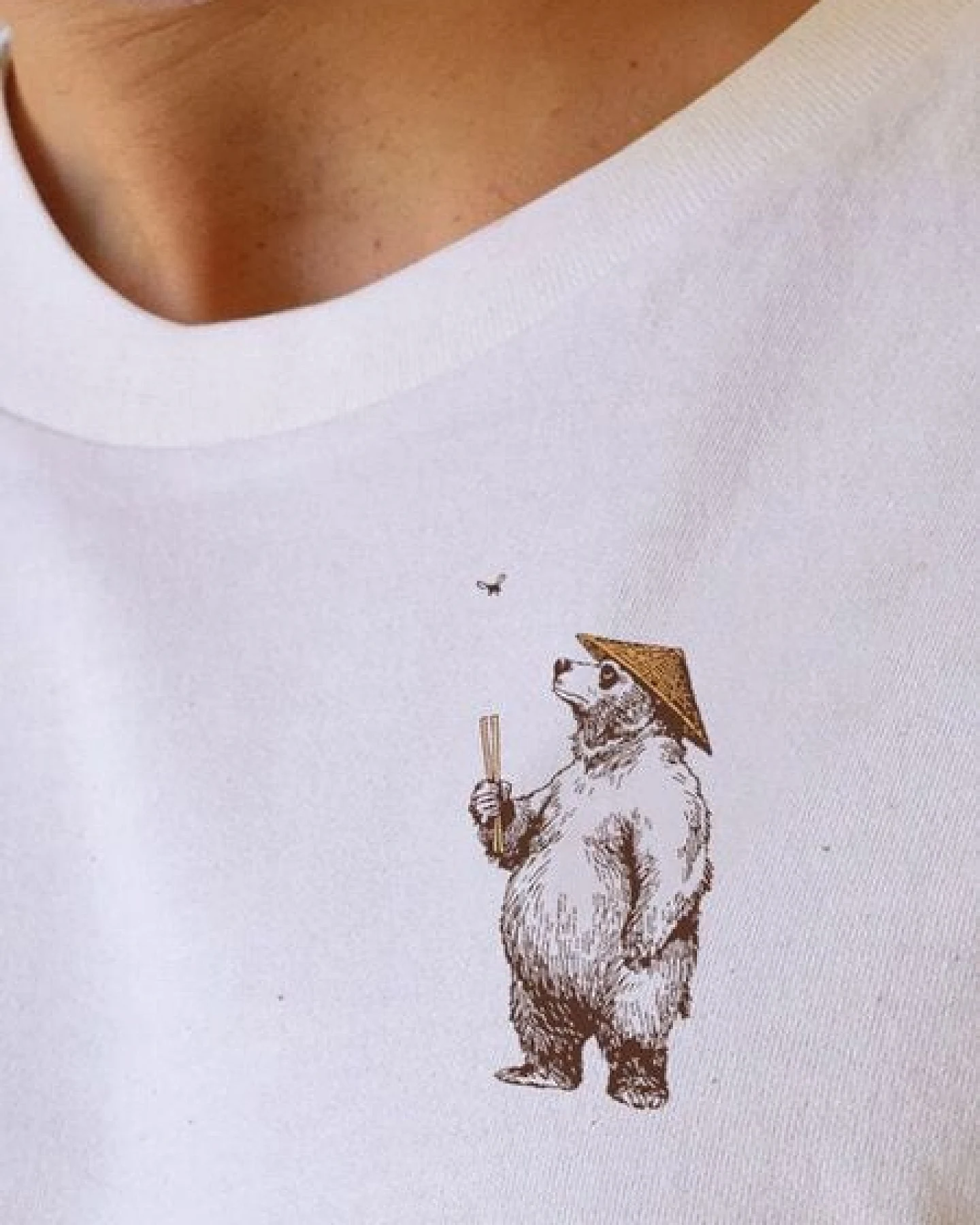 Kultgut Klassik- Shirt - Recycelte Biobaumwolle naturbelassen/ Honeybabe – Ansicht 2