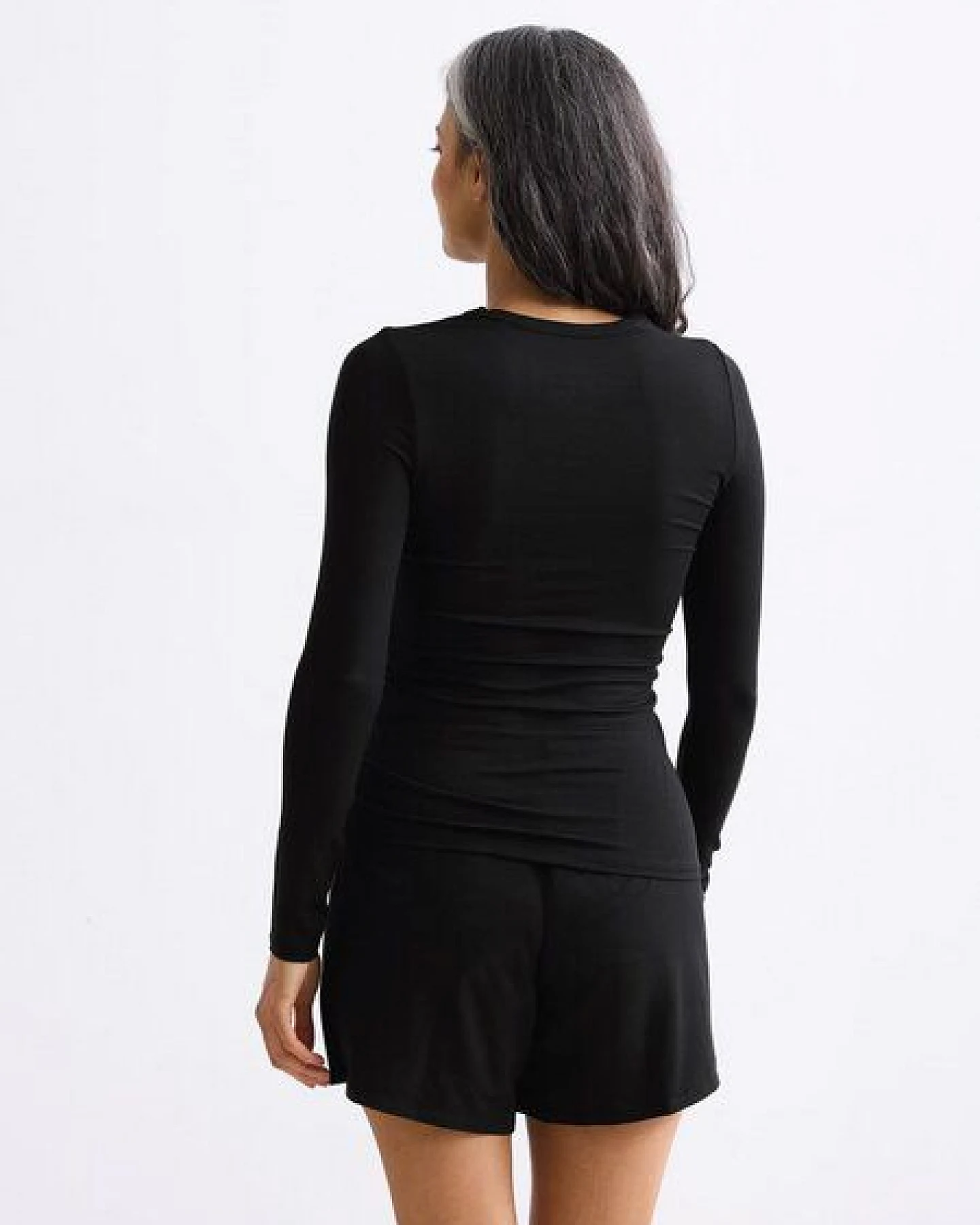 erlich textil Light Touch schmales Langarmshirt aus weichem Modal, made in Europe – Ansicht 3