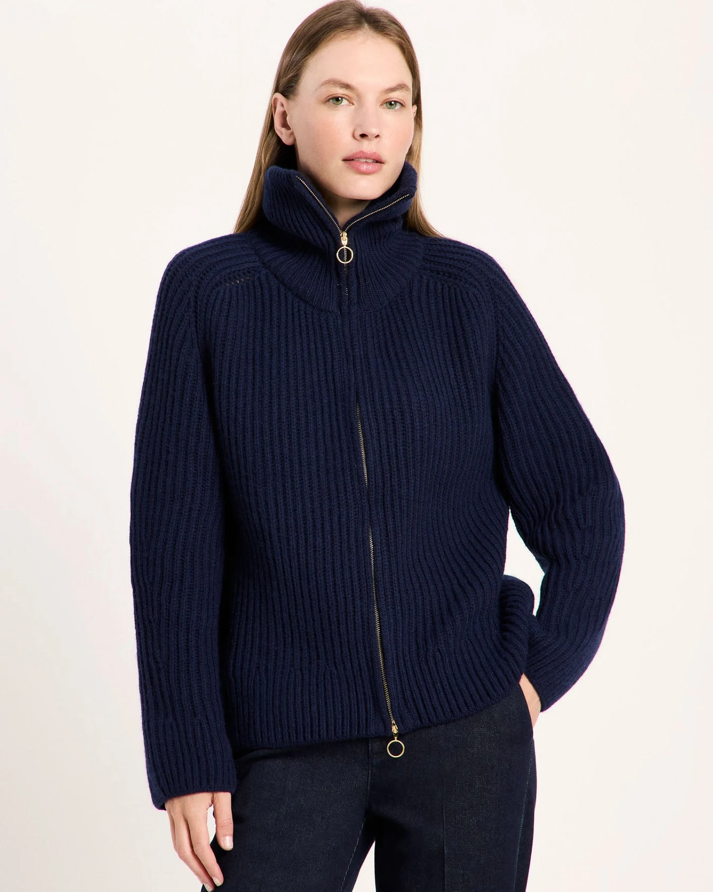 Strickjacke in Rippoptik (GOTS) – Ansicht 2