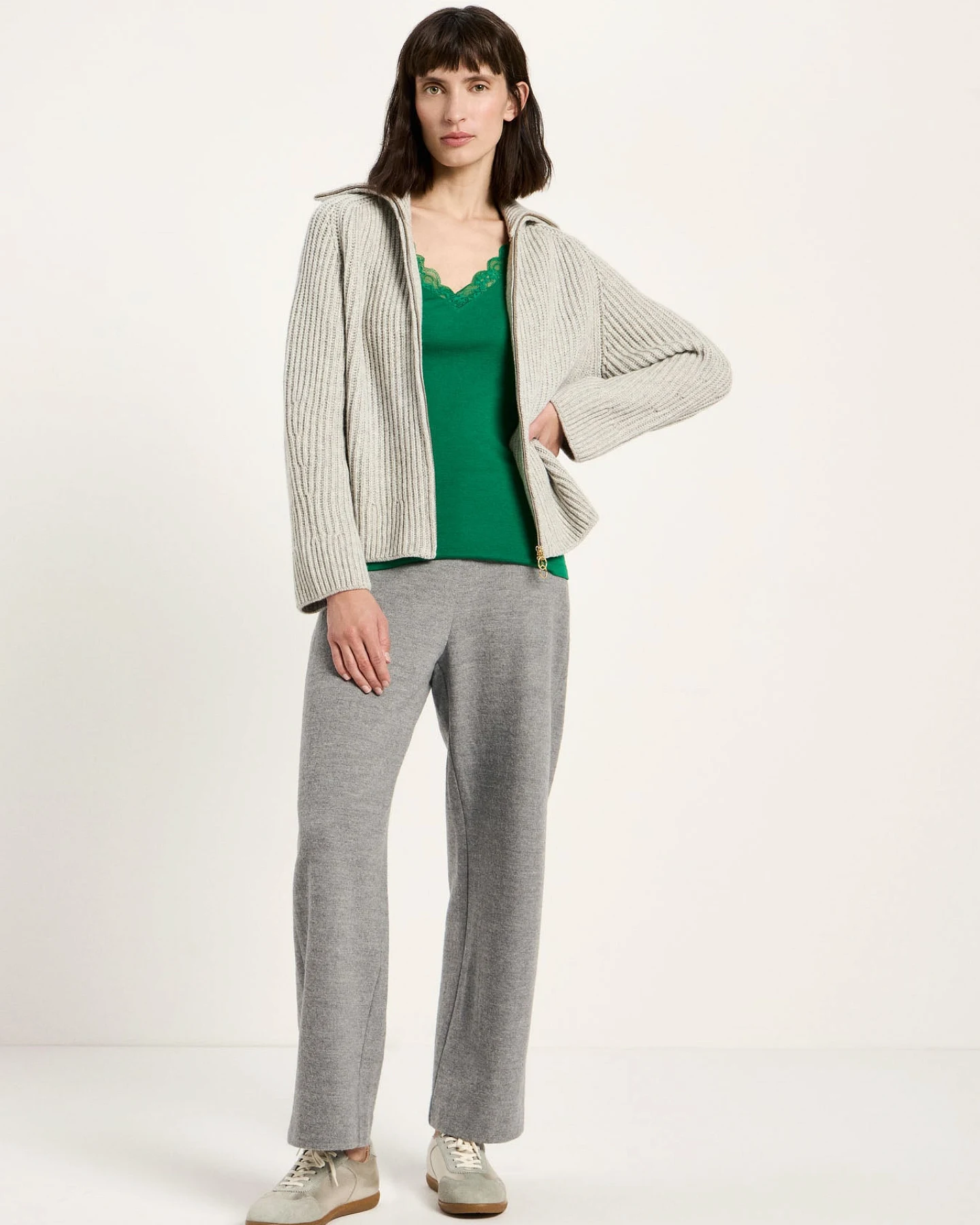Strickjacke in Rippoptik (GOTS) – Ansicht 2