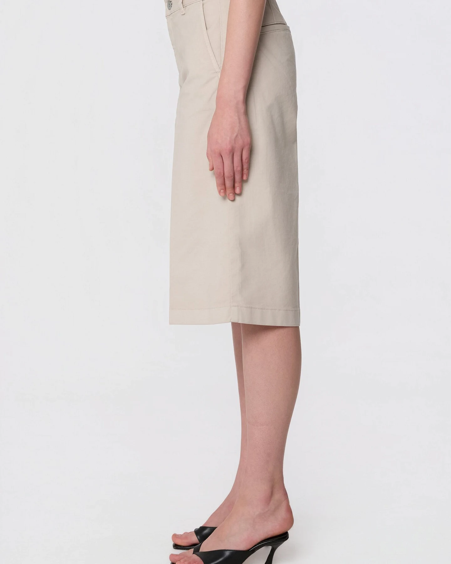 Dawn Damen vegan Shorts Eden Paper Touch Sand Stone – Ansicht 2