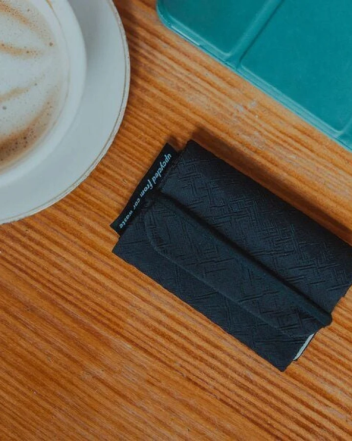 Airpaq Cardholder aus Autoschrott