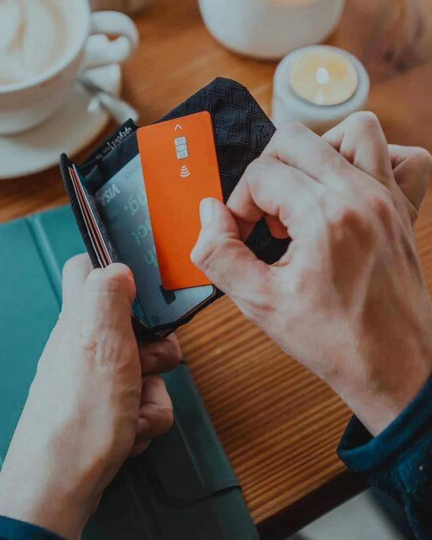 Airpaq Cardholder aus Autoschrott – Ansicht 3