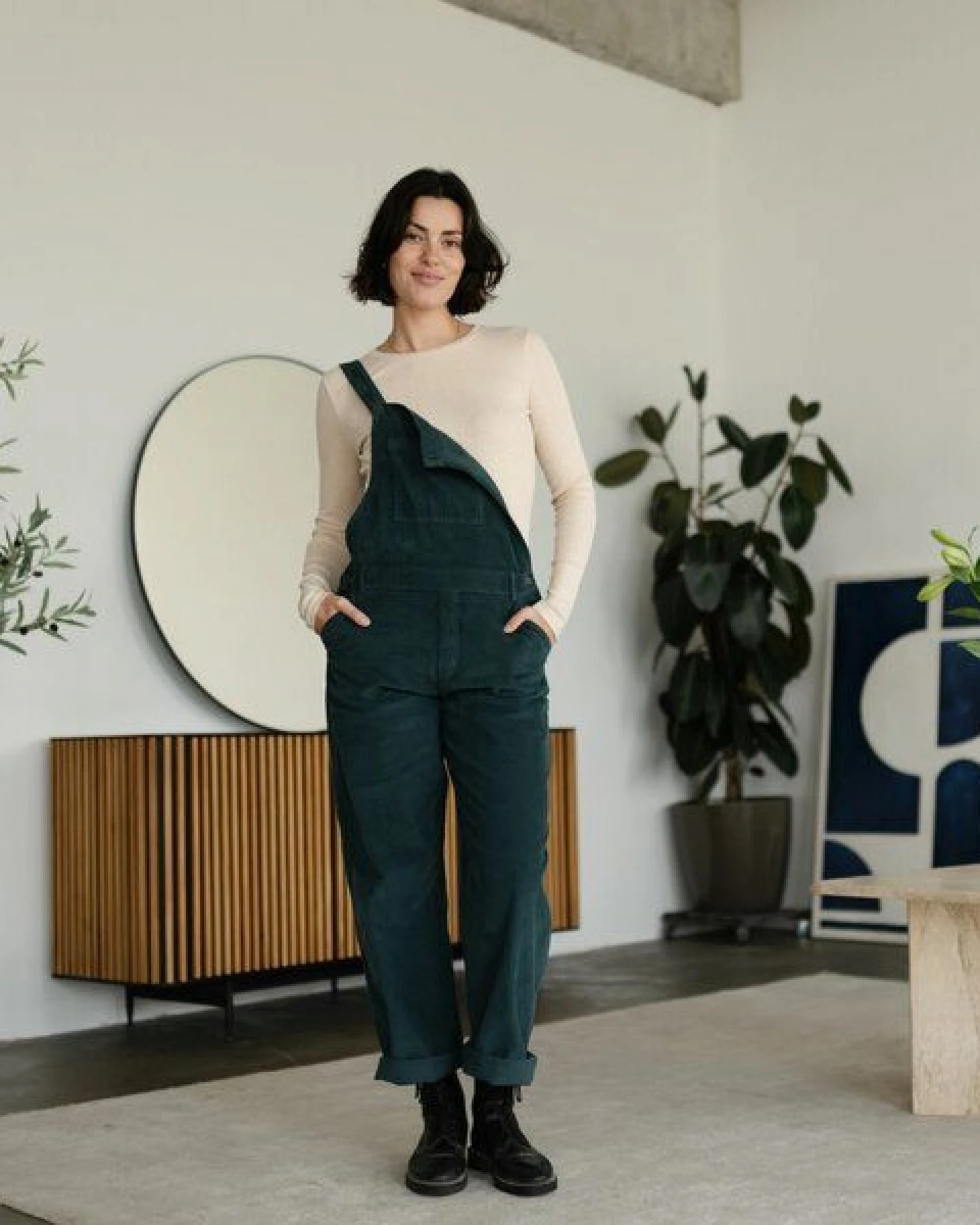 NORDLICHT Cord Latzhose Liv aus 100% Bio-Baumwolle – Ansicht 3
