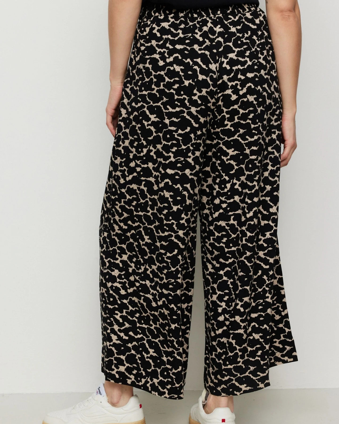 Hose Sequoia Clouds Schwarz – Ansicht 2