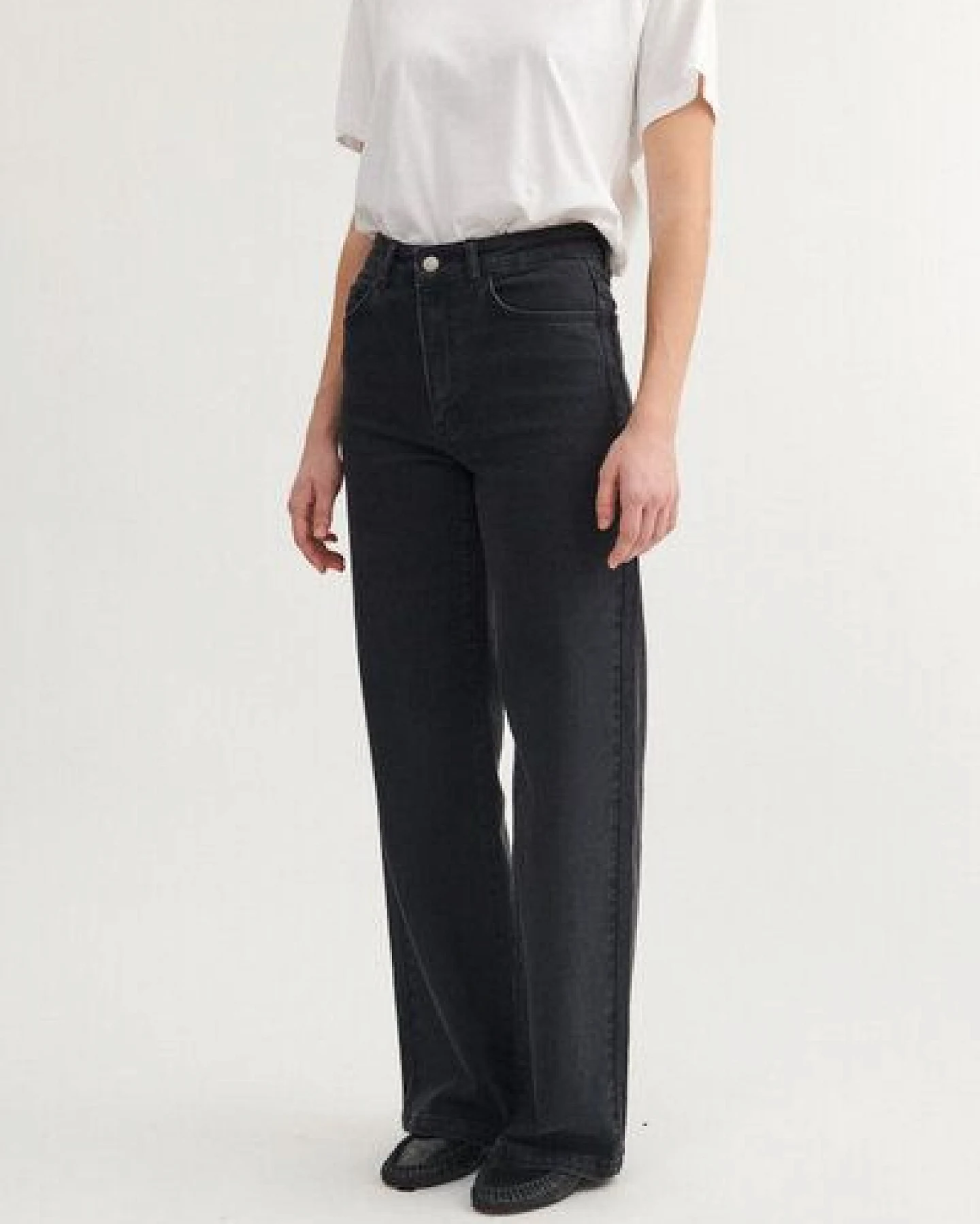Basic Apparel High-Waist Jeans ENYA aus Bio-Baumwolle – Ansicht 4