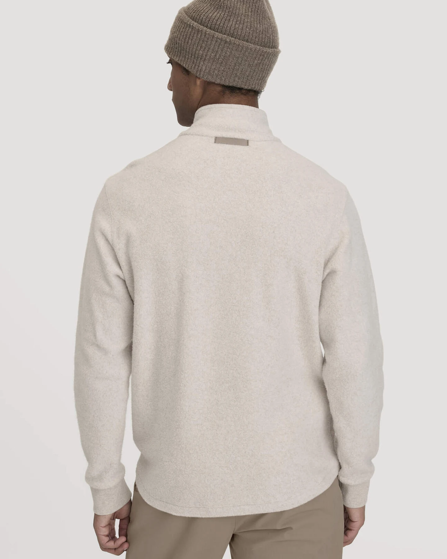 hessnatur Herren Fleece Troyer Relaxed aus Bio-Baumwolle - beige - Größe 52 – Ansicht 3