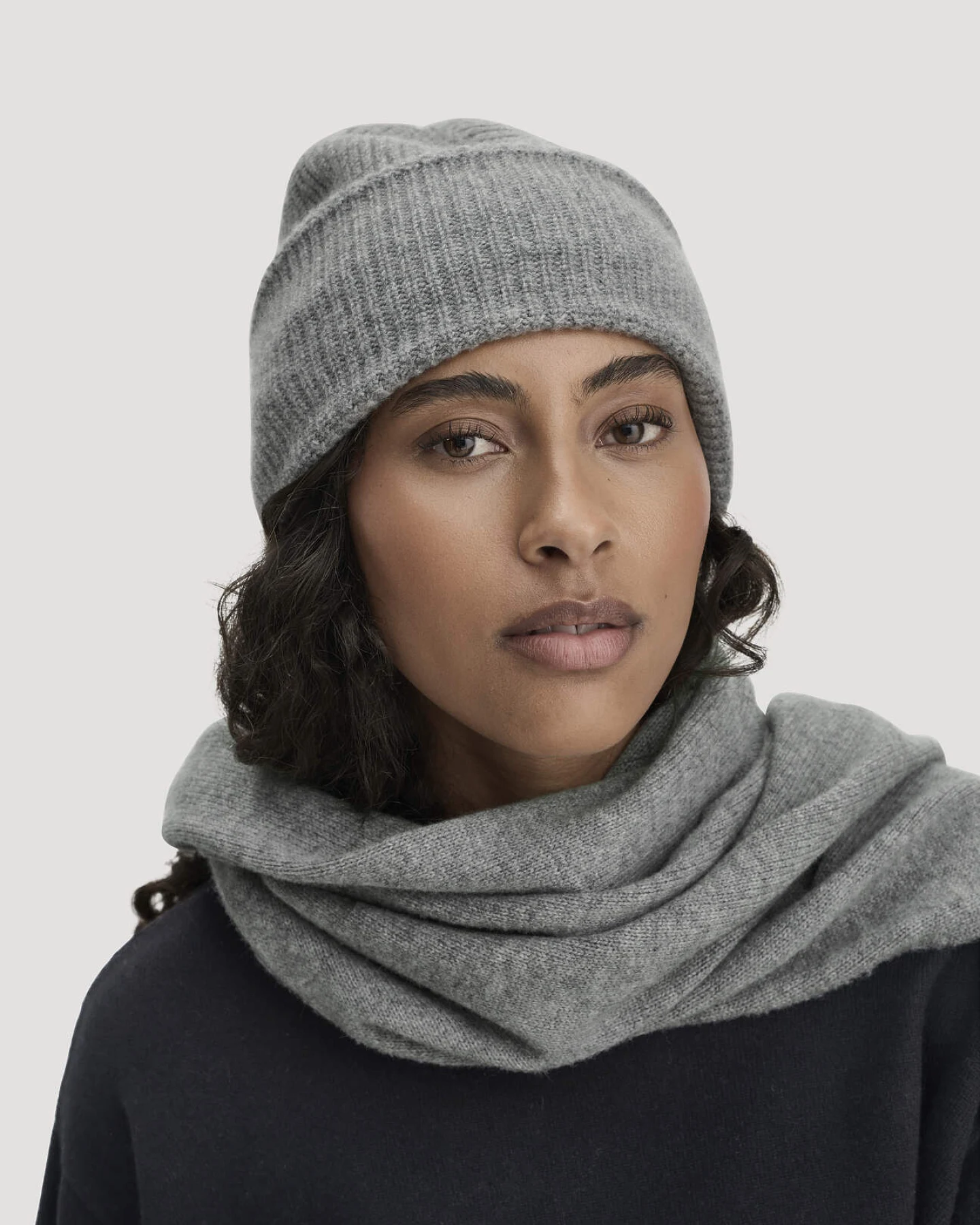 hessnatur Damen Strick Mütze aus Bio-Merinowolle mit Cashmere - grau - Größe 1size – Ansicht 2