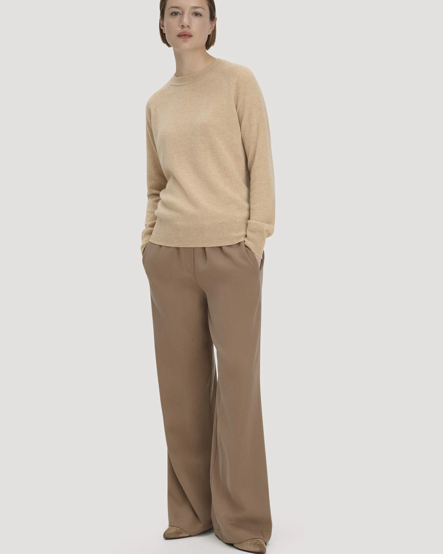 hessnatur Damen Pullover Relaxed BETTER RECYCLING aus Cashmere mit Recycling-Anteil - beige - Größe XL – Ansicht 2