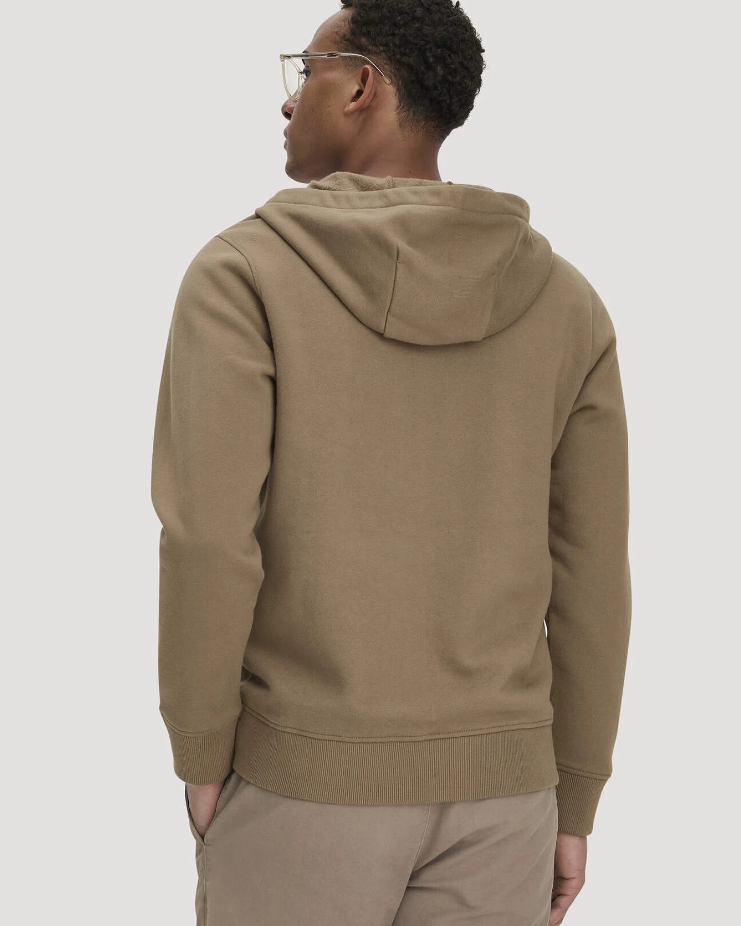 hessnatur Herren Sweat Hoodie Regular aus Bio-Baumwolle mit recycelter Baumwolle - braun - Größe L – Ansicht 3