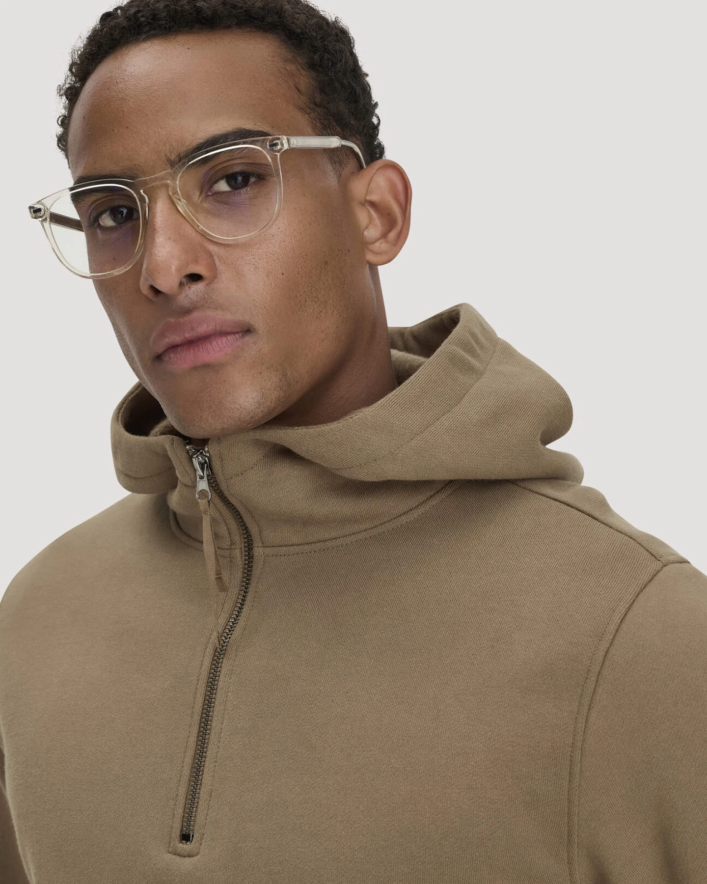 hessnatur Herren Sweat Hoodie Regular aus Bio-Baumwolle mit recycelter Baumwolle - braun - Größe XL – Ansicht 4
