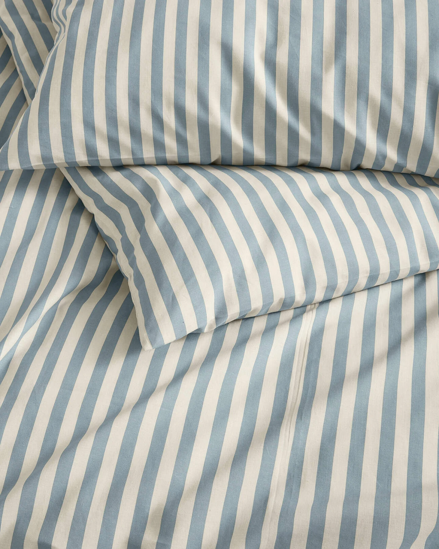 hessnatur Renforcé Bettwäsche Set HANNE aus Bio-Baumwolle - blau - Größe 135x200 / 40x80 cm – Ansicht 4