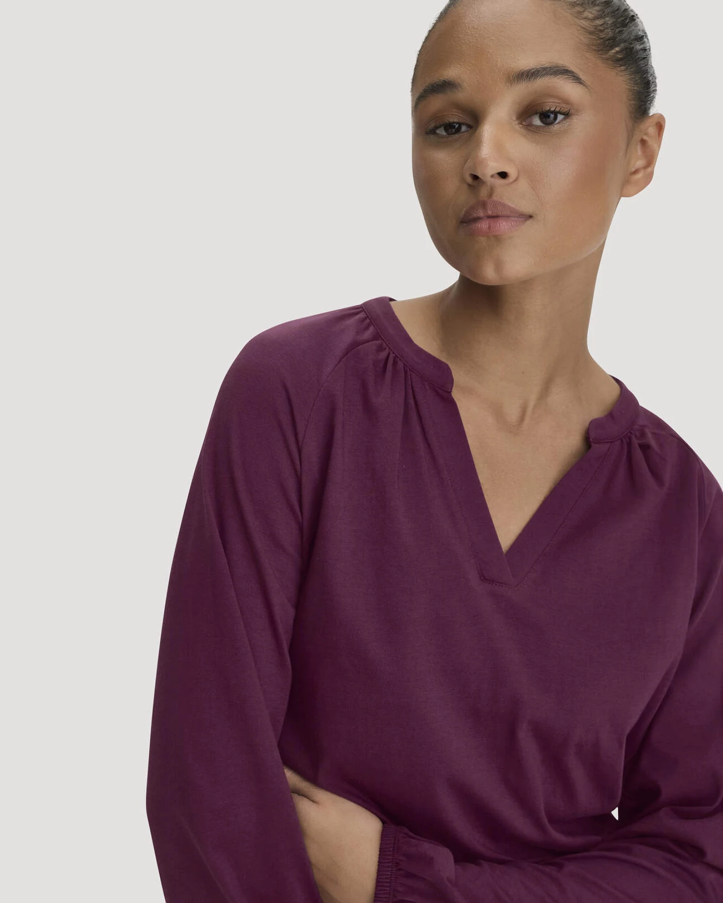 hessnatur Damen Jersey-Bluse Relaxed aus Bio-Baumwolle - rot - Größe 48 – Ansicht 4