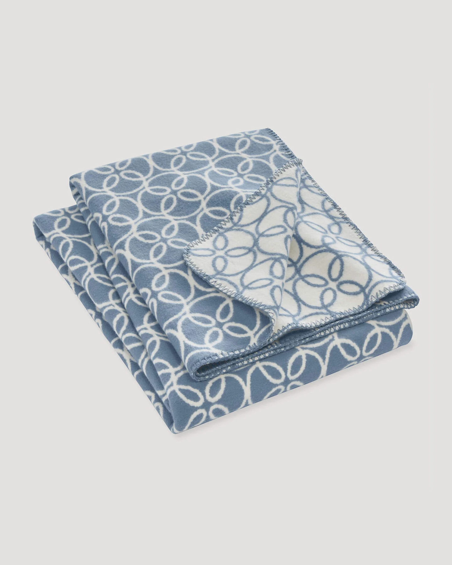 hessnatur Plaid SELKE aus Bio-Baumwolle - blau - Größe 150x200 cm – Ansicht 3