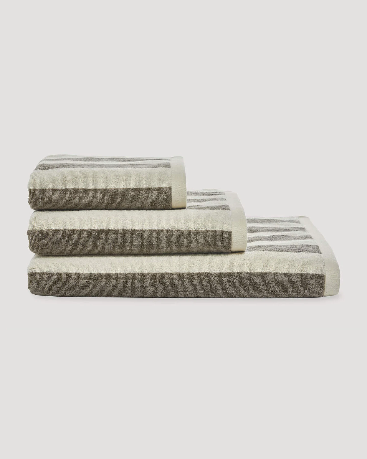 hessnatur Streifen Handtuch aus Bio-Baumwolle - beige - Größe 50x100 cm – Ansicht 2