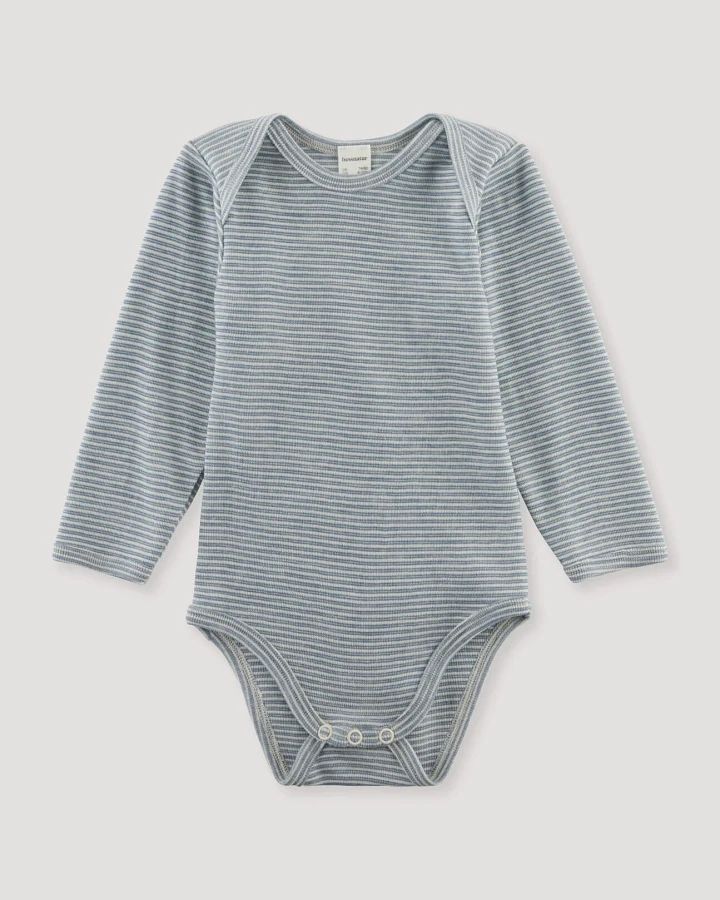 hessnatur Baby Langarm Body aus Bio-Merinowolle mit Seide - blau - Größe 62/68