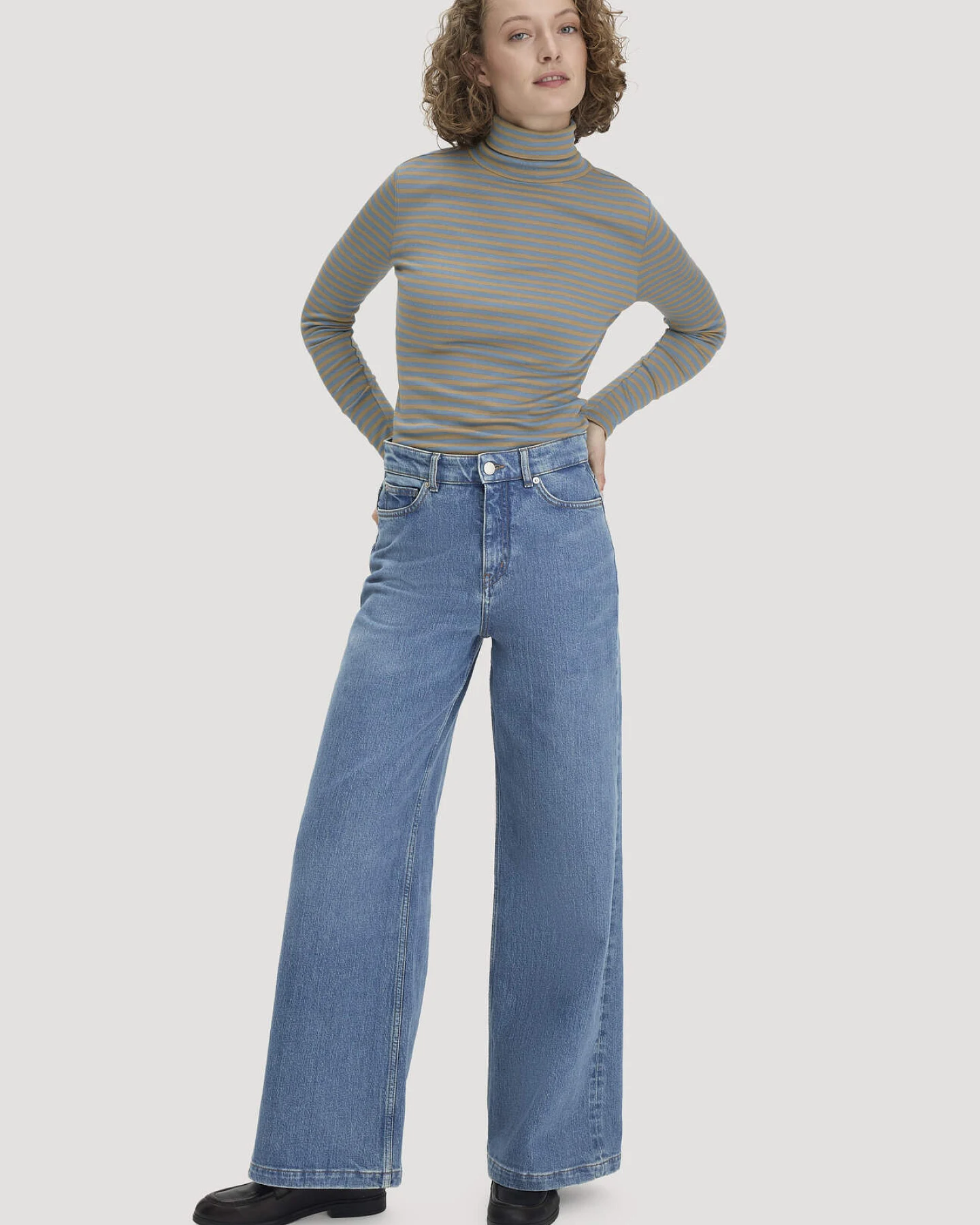 hessnatur Damen Streifen Softrib Longsleeve Fitted aus Bio-Baumwolle und Modal - blau - Größe 38 – Ansicht 2