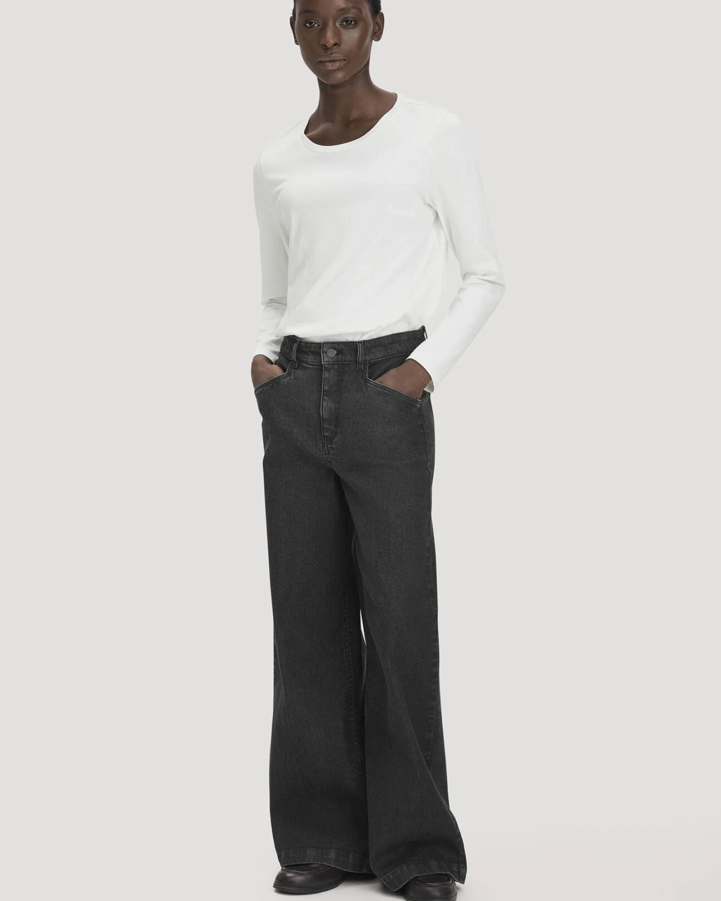 hessnatur Damen Longsleeve Relaxed aus Regenerative Organic Cotton (ROC) - weiß - Größe 34 – Ansicht 2