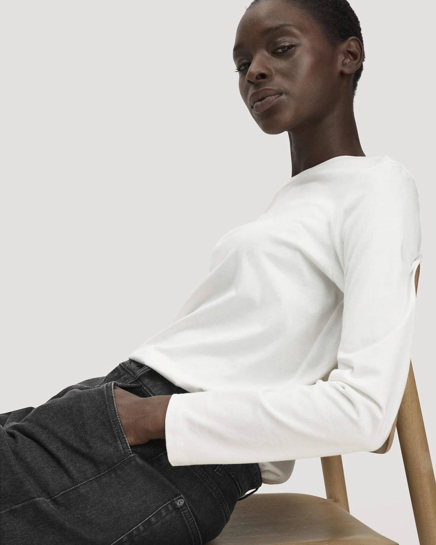 hessnatur Damen Longsleeve Relaxed aus Regenerative Organic Cotton (ROC) - weiß - Größe 34 – Ansicht 4