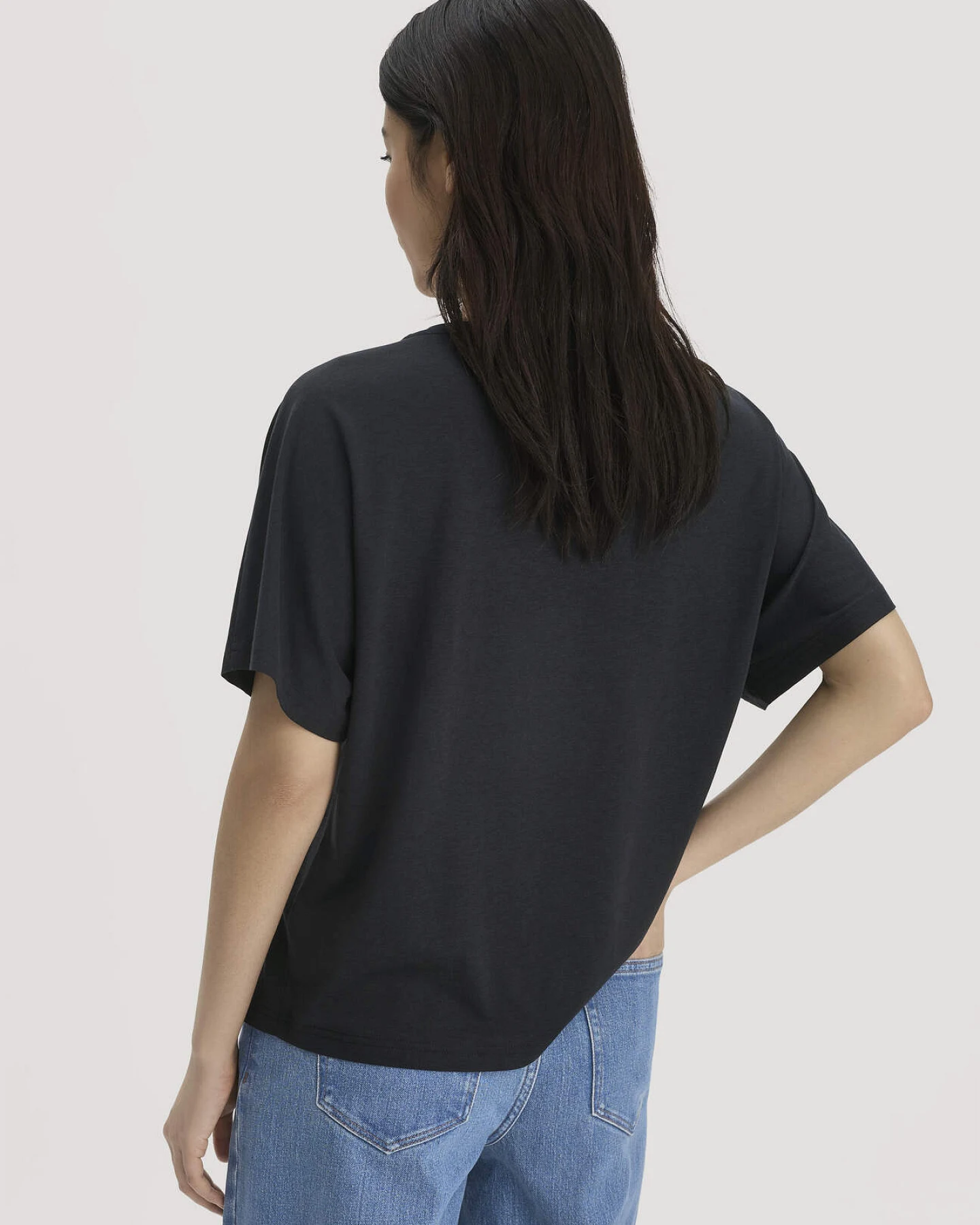 hessnatur Damen T-Shirt Oversize aus TENCEL™ Lyocell und Bio-Baumwolle - schwarz - Größe L – Ansicht 3