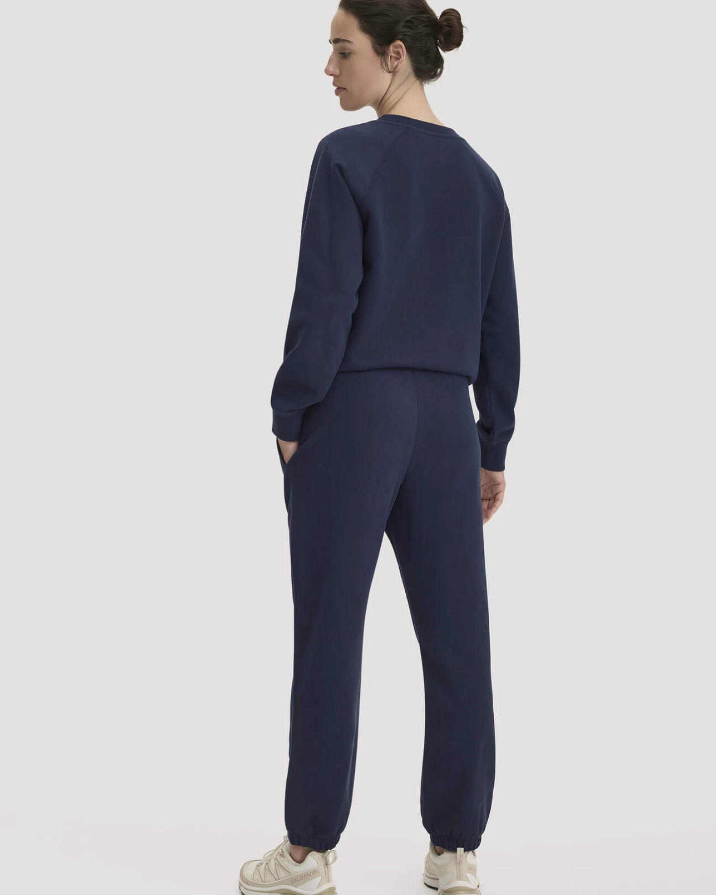 hessnatur Loungewear Sweathose Relaxed ACTIVE LIGHT aus Bio-Baumwolle mit recycelter Baumwolle - blau - Größe XS – Ansicht 2