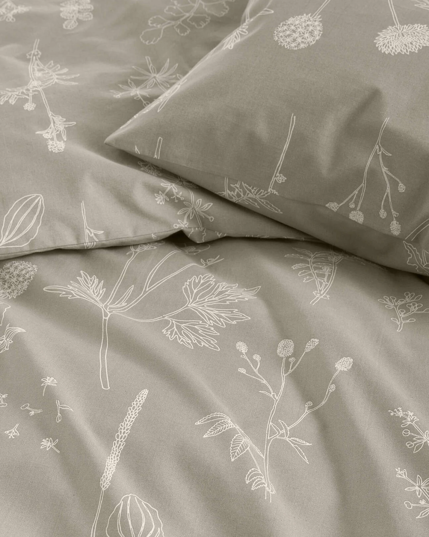 hessnatur Renforcé Bettwäsche-Set LONNO aus Bio-Baumwolle - beige - Größe 155x220 / 40x80 cm – Ansicht 4