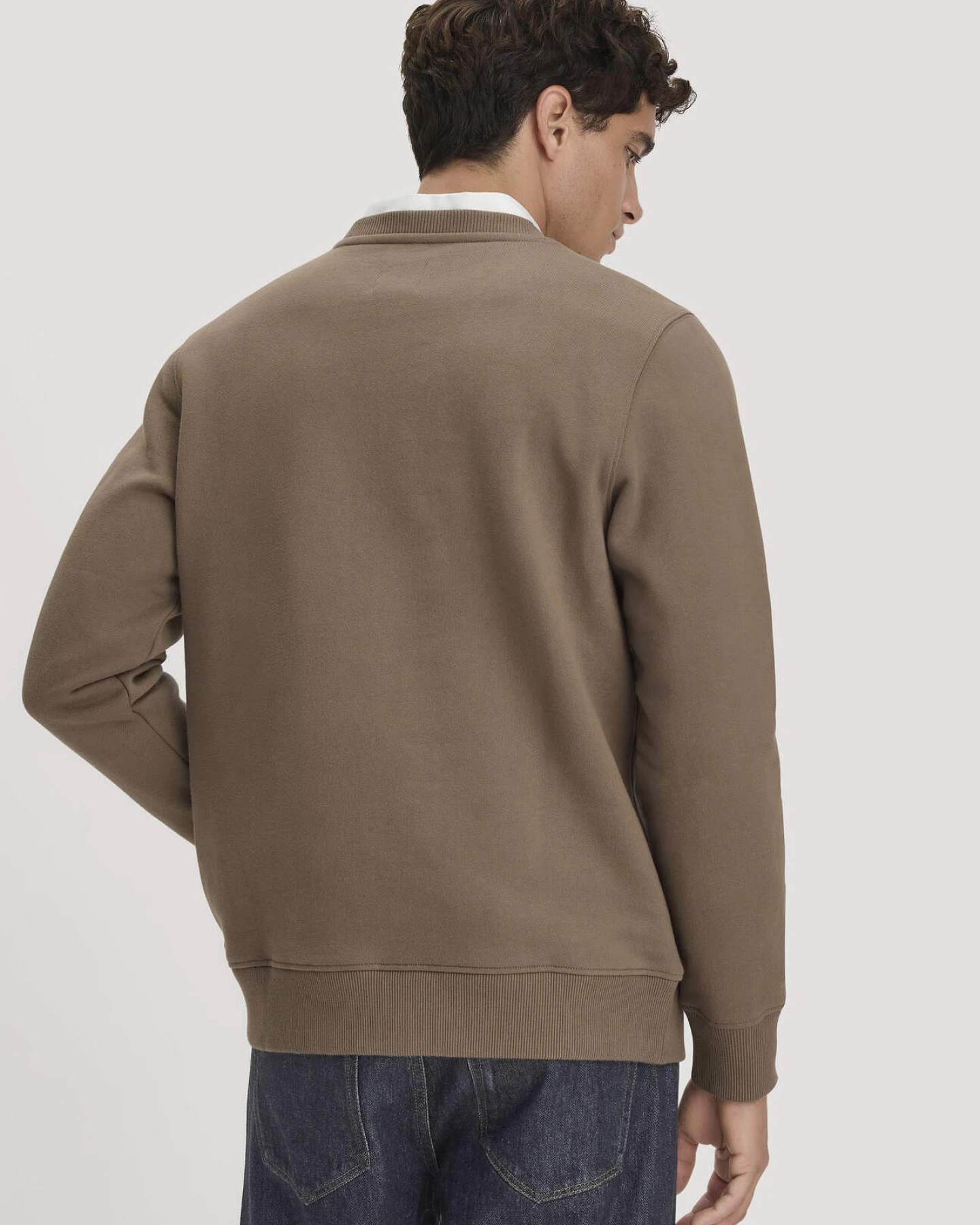 hessnatur Herren Sweatshirt Regular BETTERRECYCLING aus Bio-Baumwolle - braun - Größe M – Ansicht 3