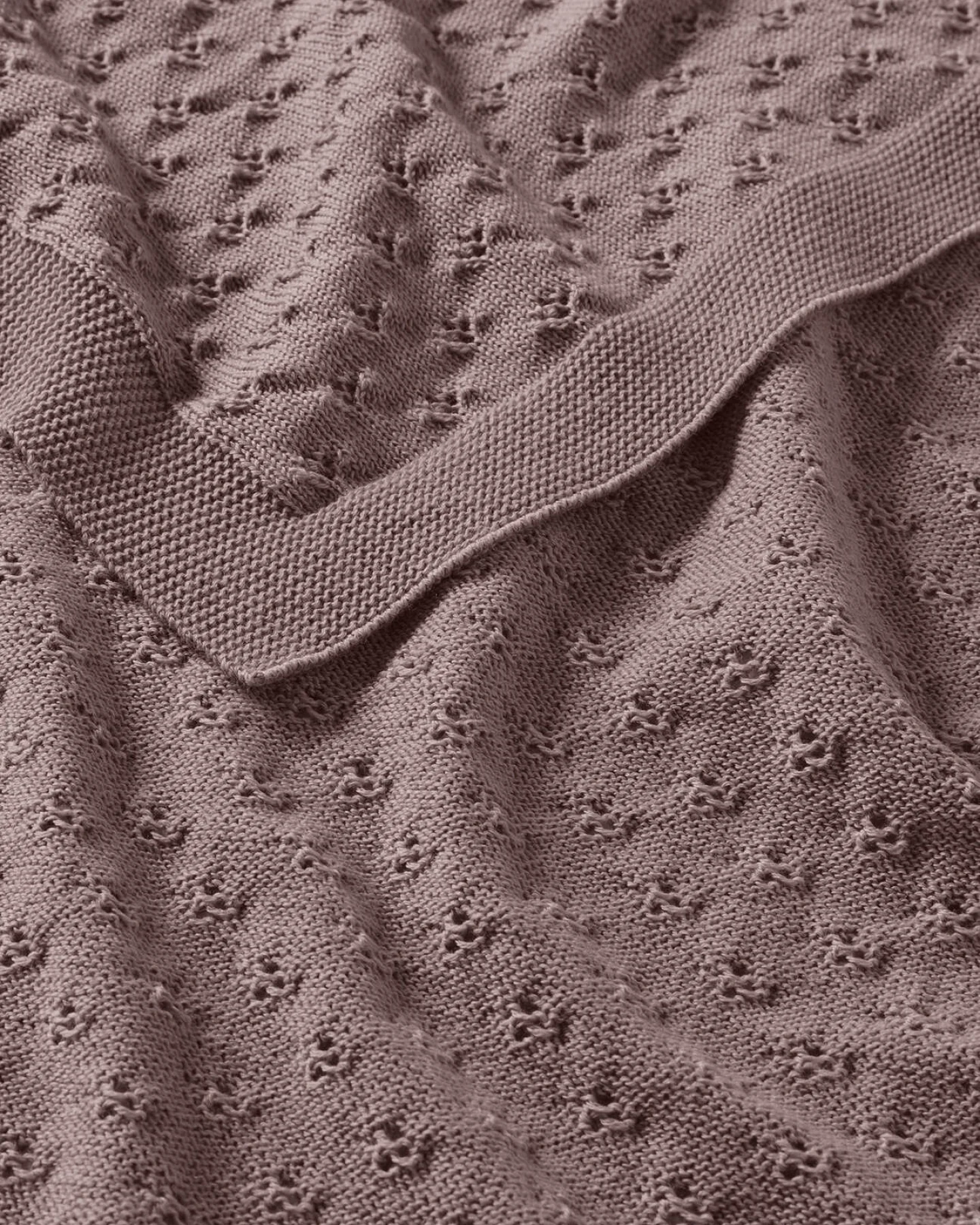 hessnatur Baby Strickdecke aus Bio-Merinowolle - lila - Größe 80x100 cm – Ansicht 2