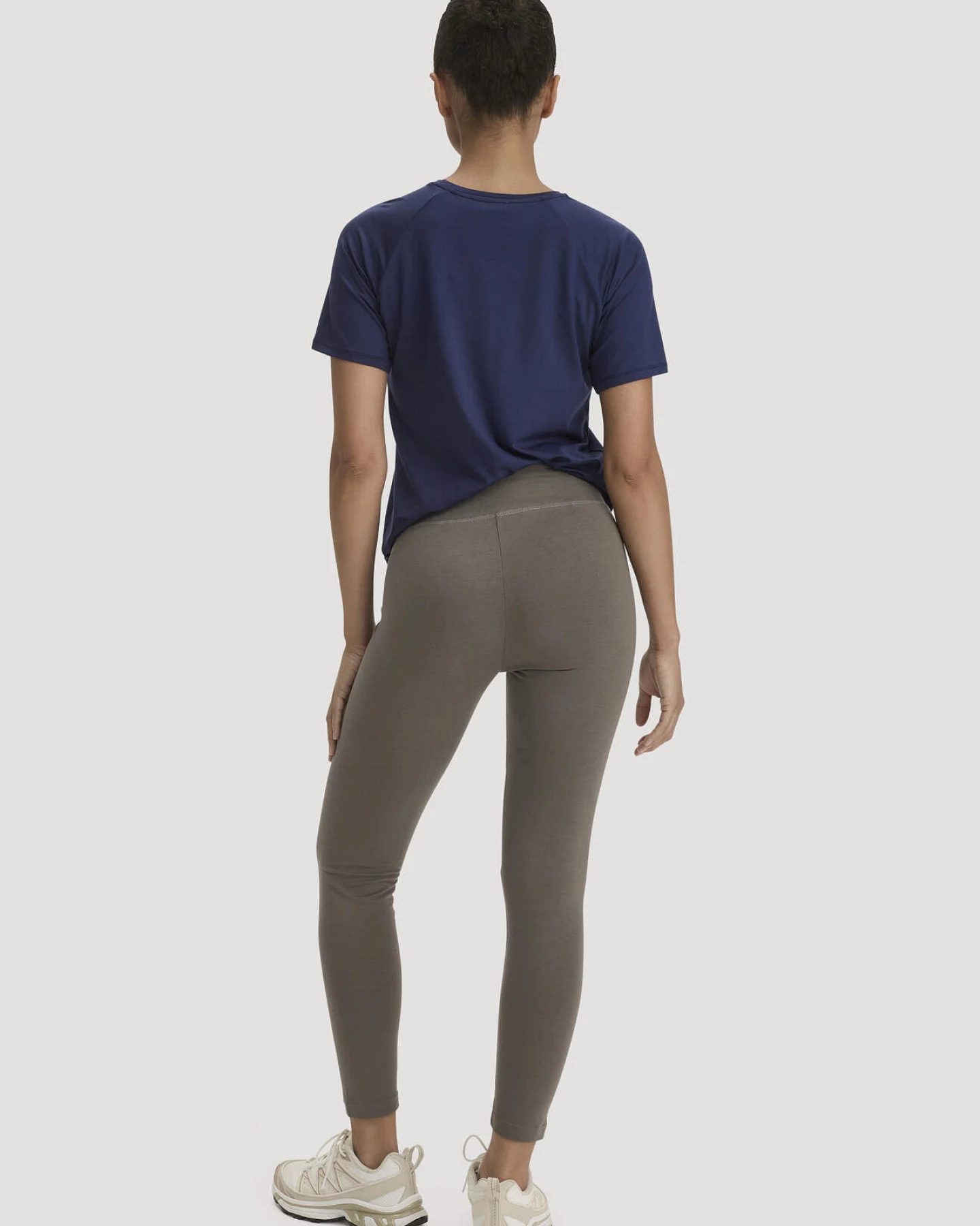 hessnatur Loungewear Leggings Medium Cut ACTIVE LIGHT aus Bio-Baumwolle - grün - Größe M/k – Ansicht 2
