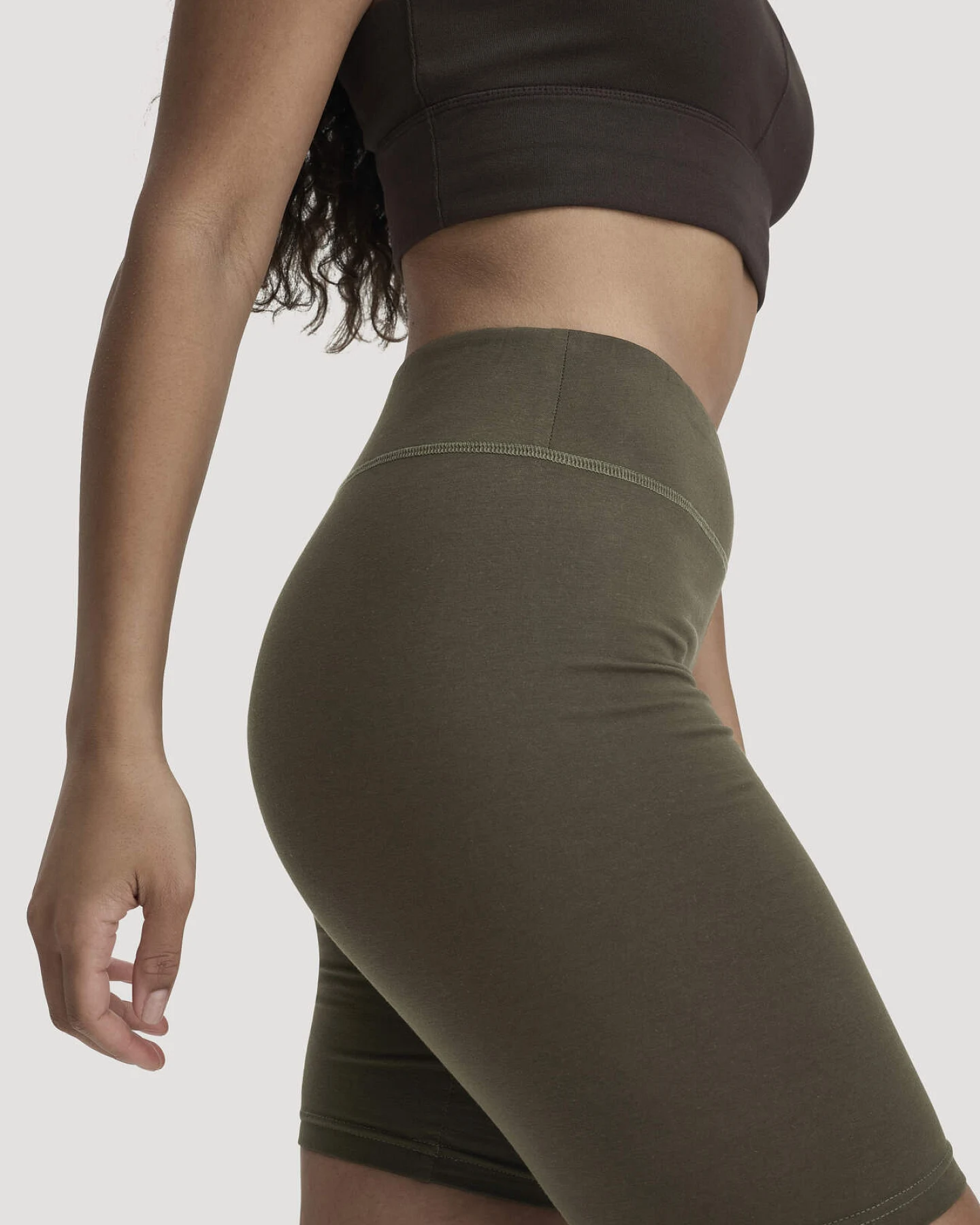 hessnatur Loungewear Shorts Fitted ACTIVE LIGHT aus Bio-Baumwolle - grün - Größe XS/k – Ansicht 3