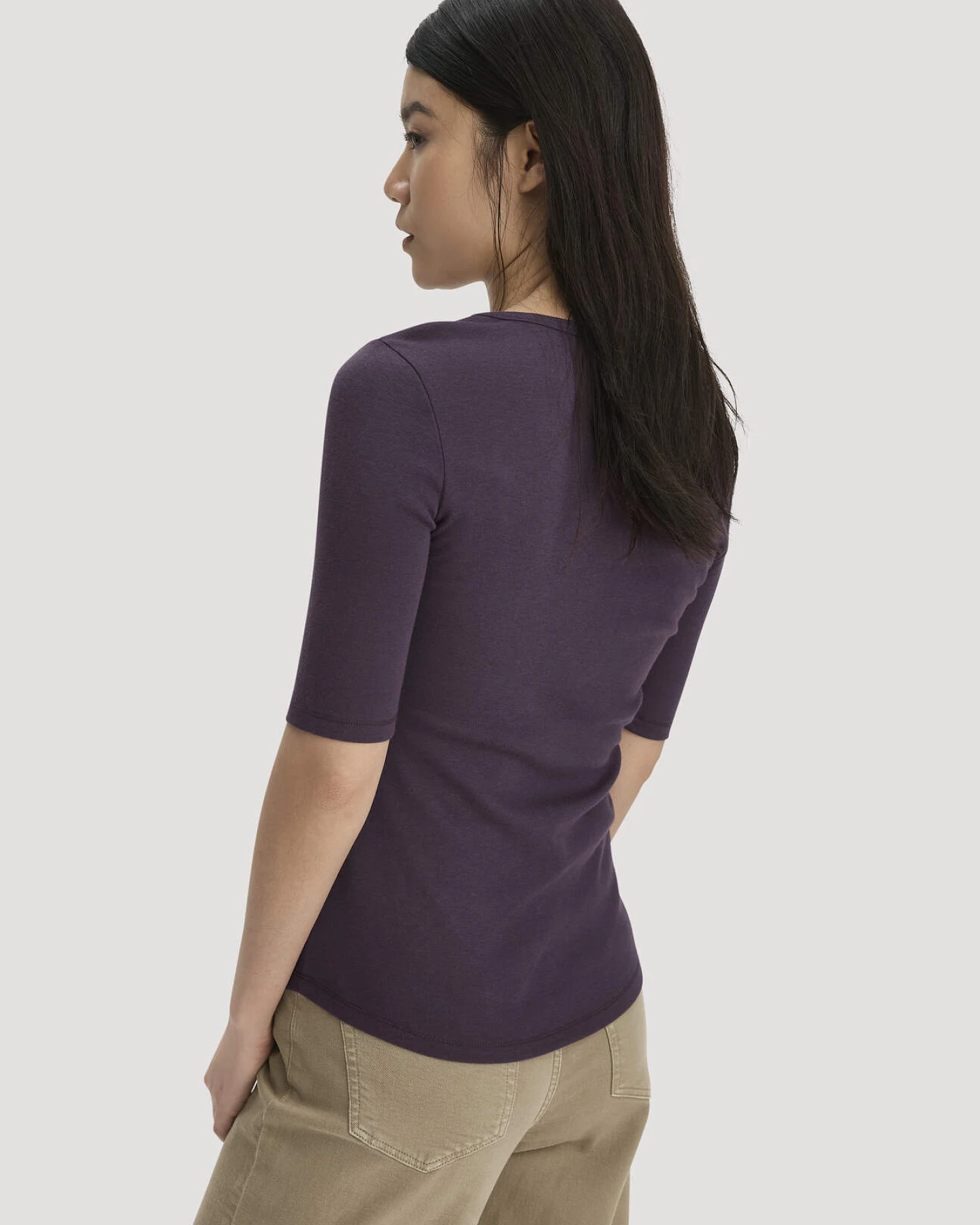 hessnatur Damen Softrib T-Shirt Fitted aus Bio-Baumwolle und TENCEL™ Modal - lila - Größe 34 – Ansicht 3