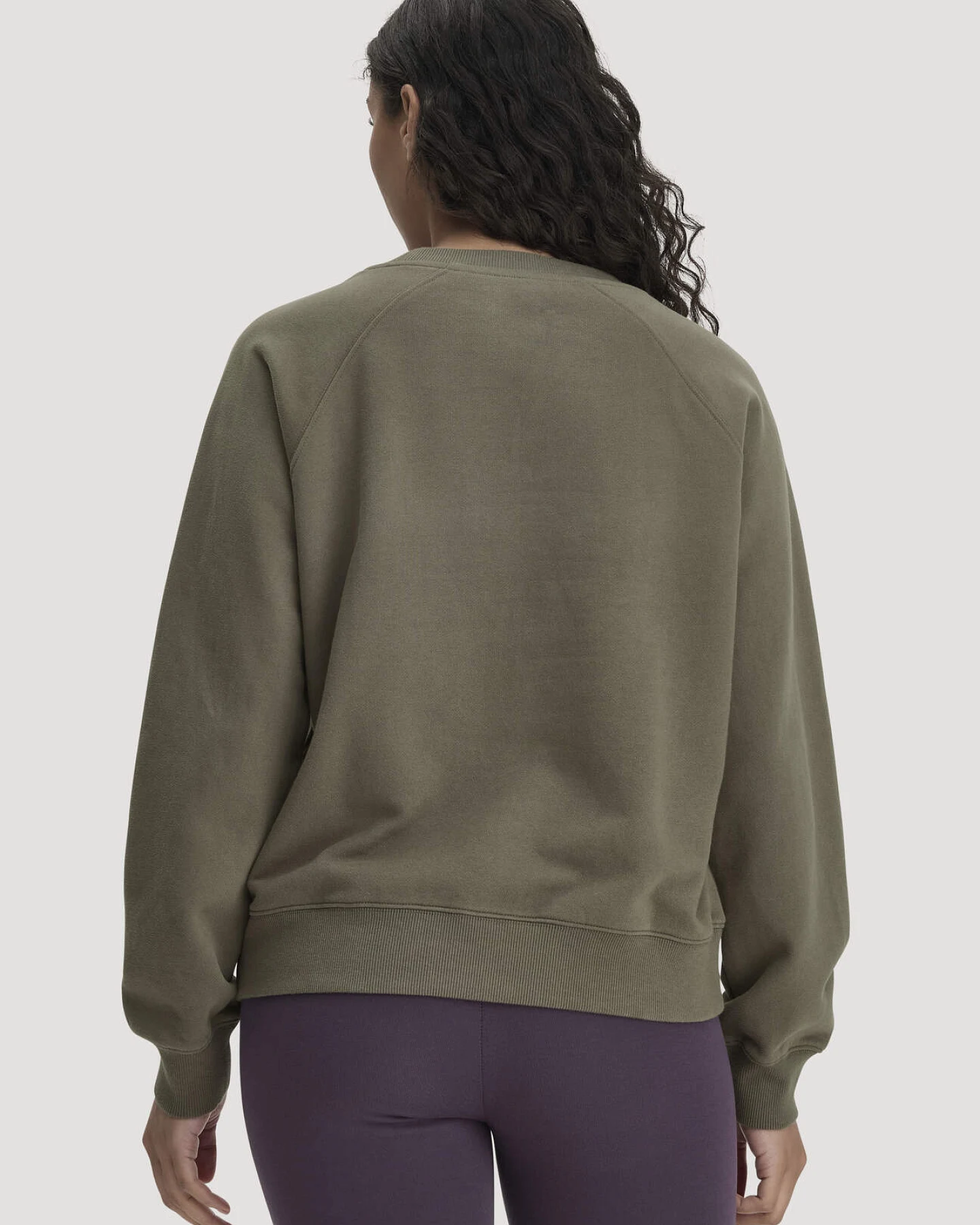 hessnatur Loungewear Sweatshirt Relaxed aus Bio-Baumwolle mit recycelter Baumwolle - grün - Größe S – Ansicht 3