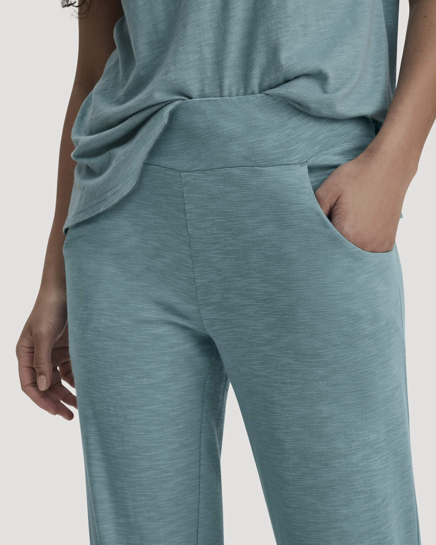 hessnatur Damen Schlafhose PURE SENSE Relaxed aus Bio-Baumwolle mit TENCEL™ Modal - blau - Größe 40 – Ansicht 2