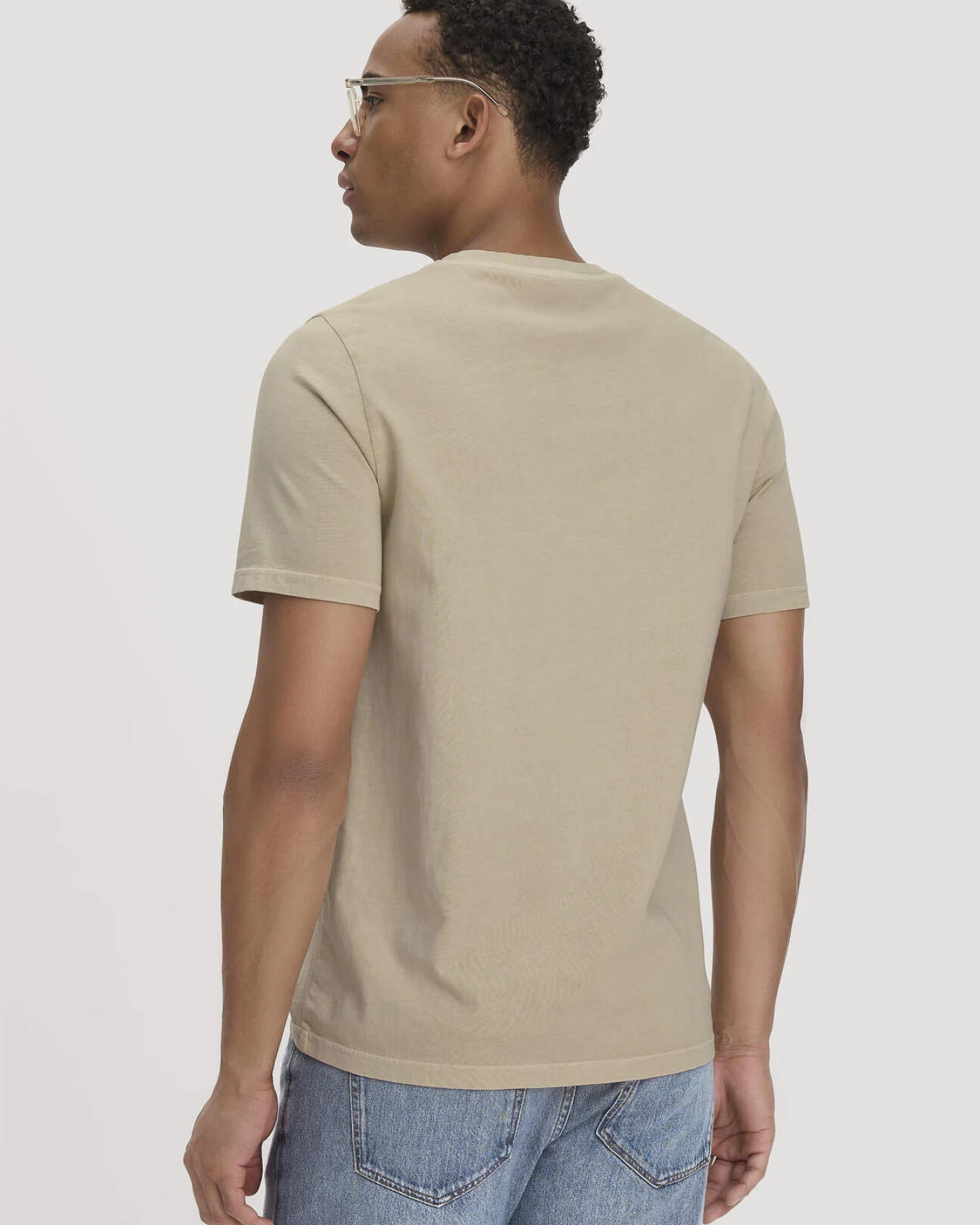 hessnatur Herren Heavy Jersey Shirt Relaxed aus Bio-Baumwolle - beige - Größe 48 – Ansicht 3