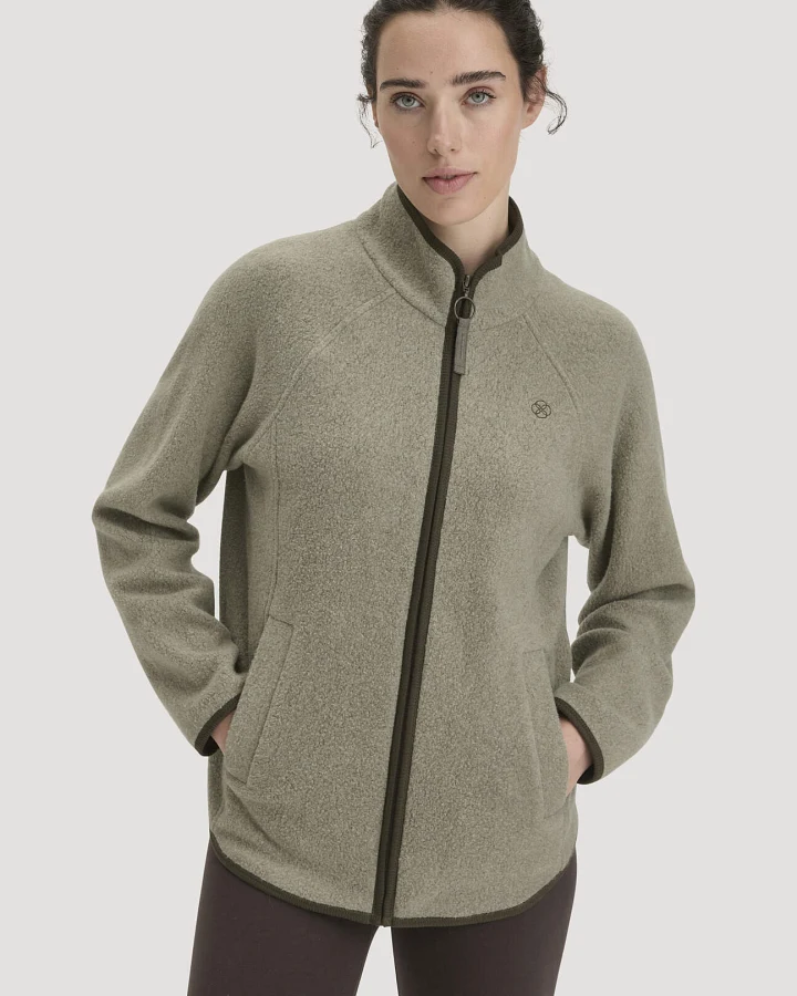 hessnatur Loungewear Fleece Jacke Relaxed ACTIVE LIGHT aus Bio-Baumwolle - grün - Größe M