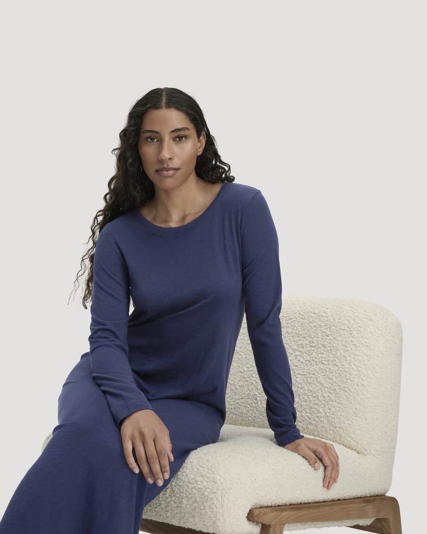 hessnatur Damen Slub Nachthemd Regular aus TENCEL™ Modal mit Bio-Baumwolle - blau - Größe 38 – Ansicht 2