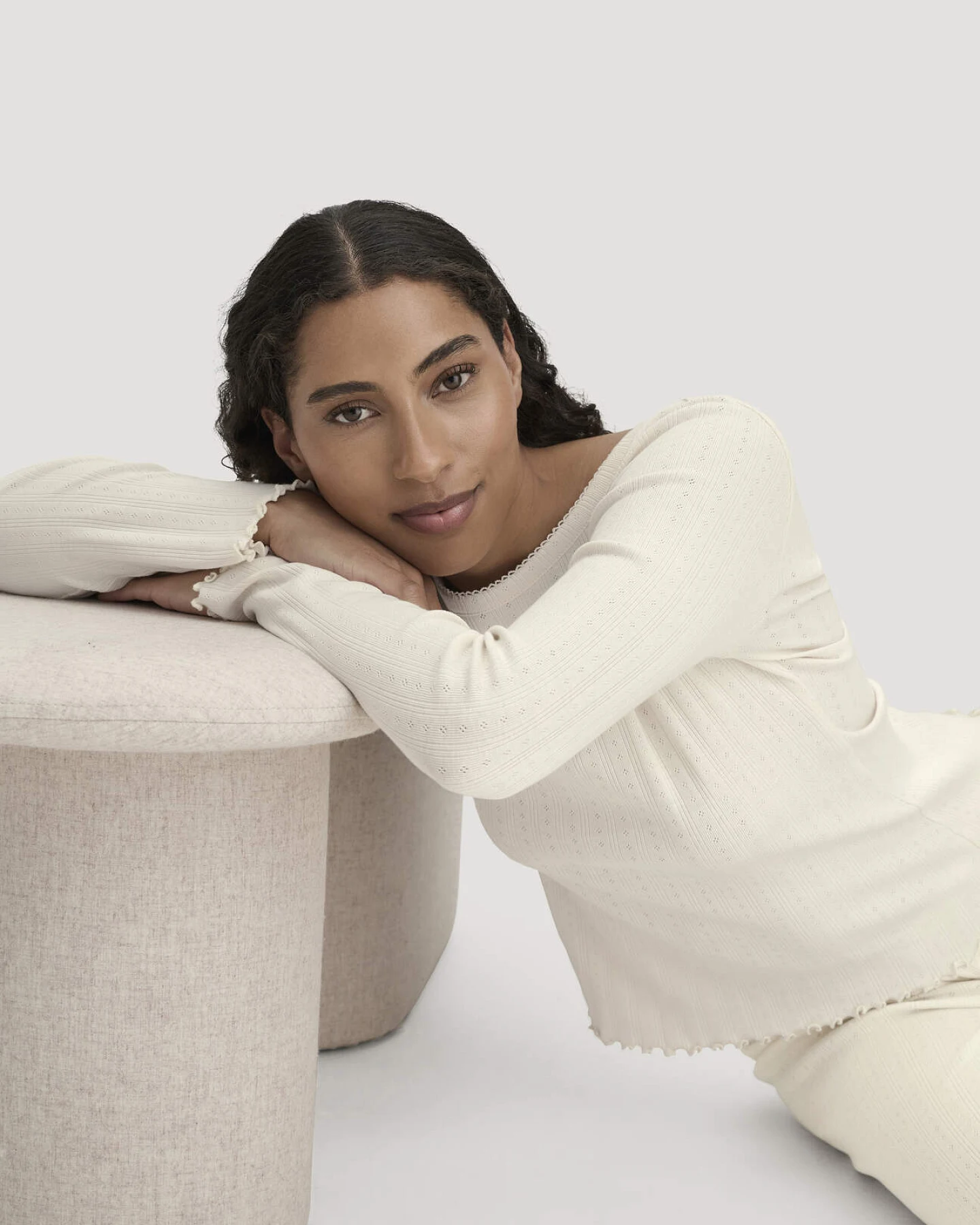 hessnatur Damen Pointelle Schlafshirt PURE COTTON aus Bio-Baumwolle - natur - Größe 46 – Ansicht 2