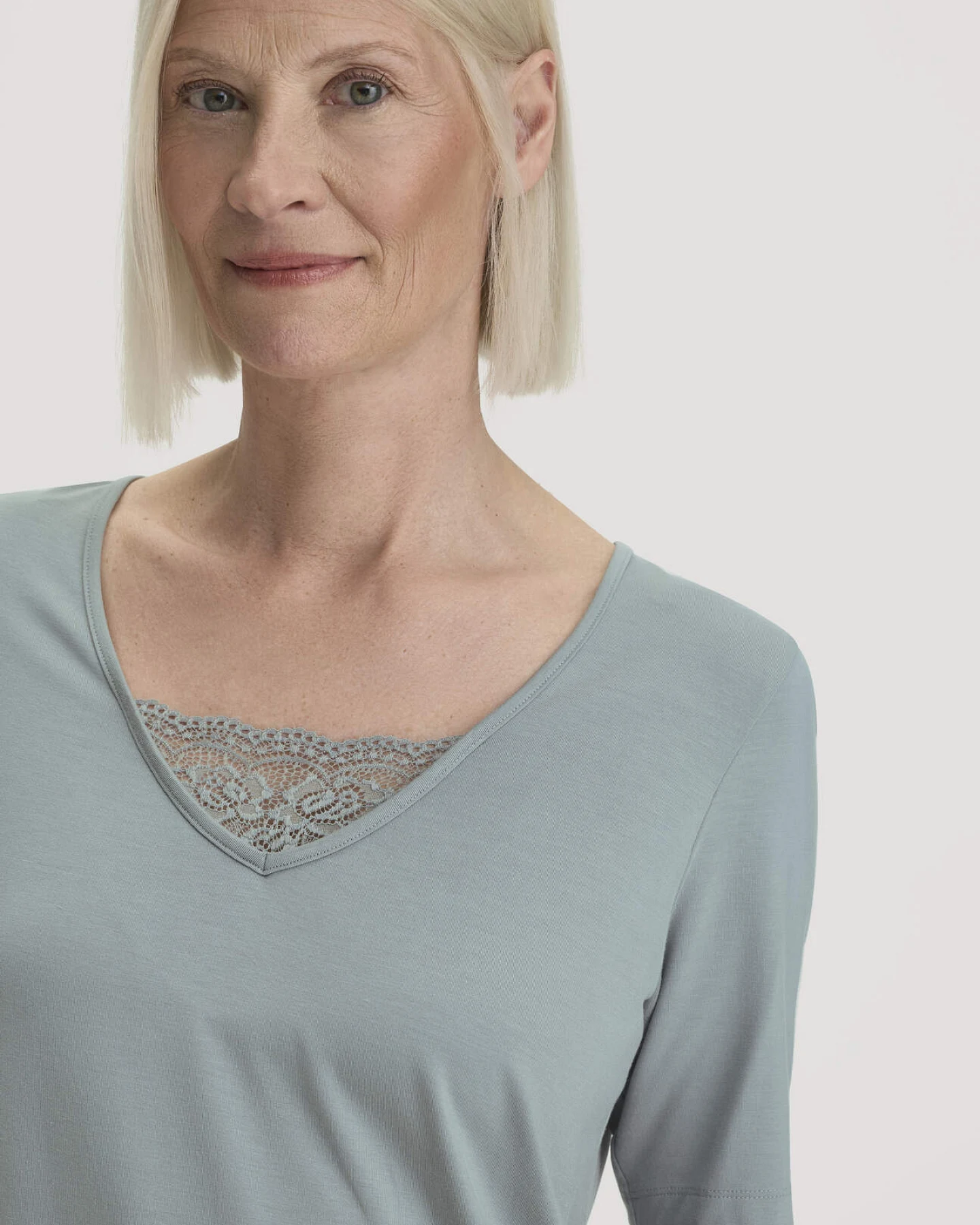 hessnatur Damen T-Shirt PURE SENSE LACE aus TENCEL™ Modal - blau - Größe 34 – Ansicht 2
