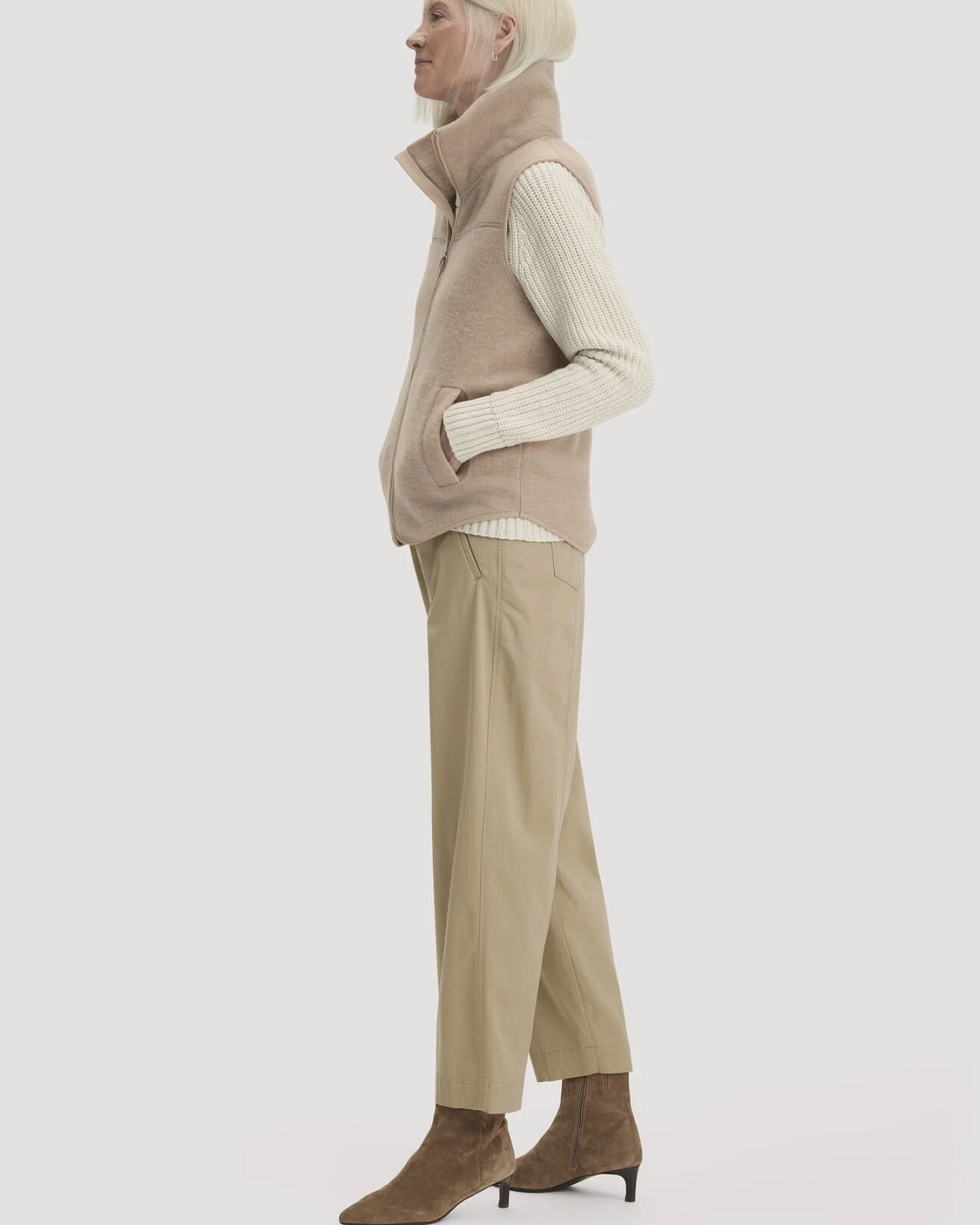 hessnatur Damen Barrel-Leg Hose Relaxed aus TENCEL™ Lyocell mit Bio-Baumwolle - beige - Größe 38 – Ansicht 4