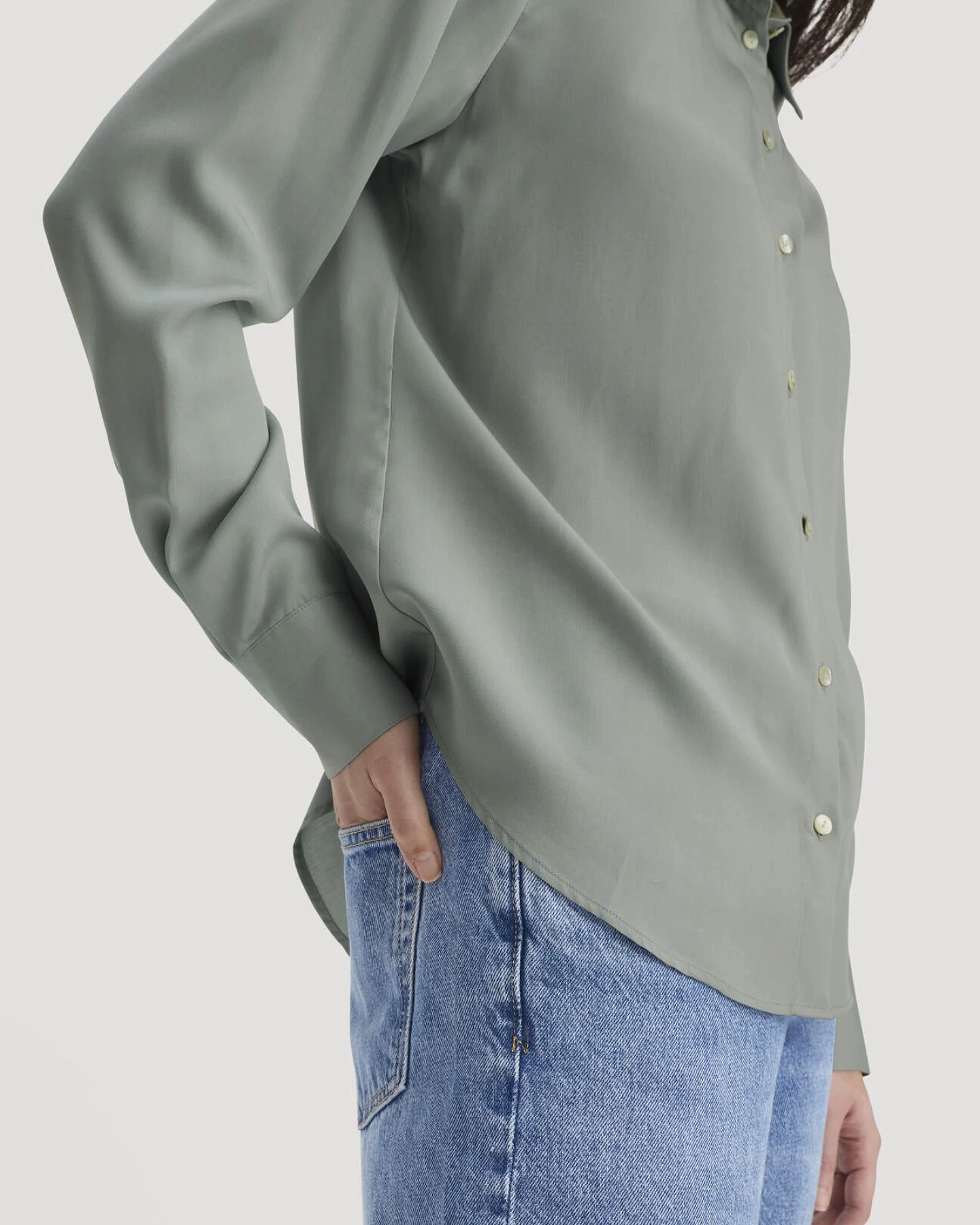 hessnatur Damen Bluse Relaxed aus TENCEL™ Lyocell - blau - Größe 34 – Ansicht 4