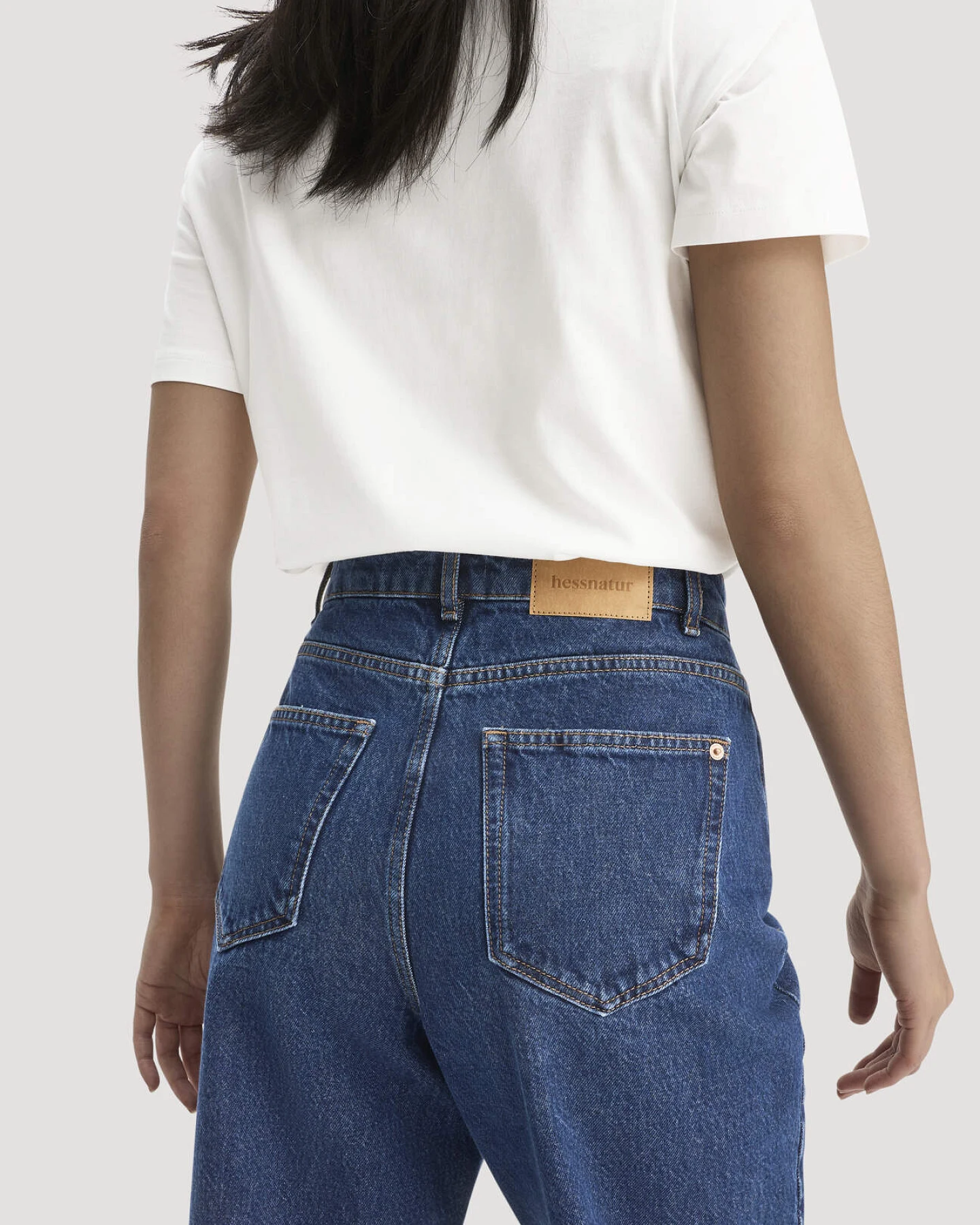 hessnatur Damen Jeans GIERA Straight Relaxed aus Bio-Denim - blau - Größe 27/32 – Ansicht 3