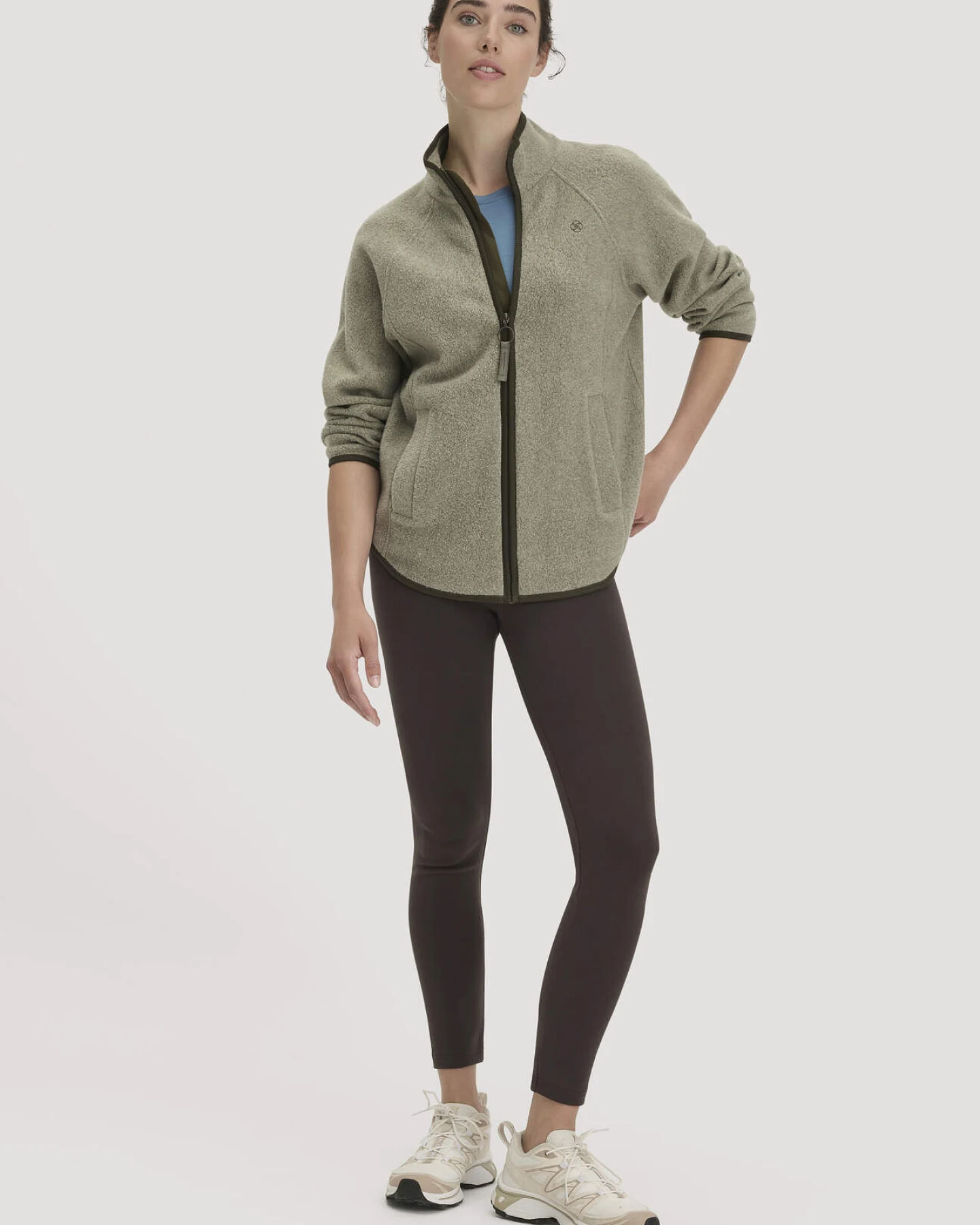 hessnatur Loungewear Fleece Jacke Relaxed ACTIVE LIGHT aus Bio-Baumwolle - grün - Größe S – Ansicht 2