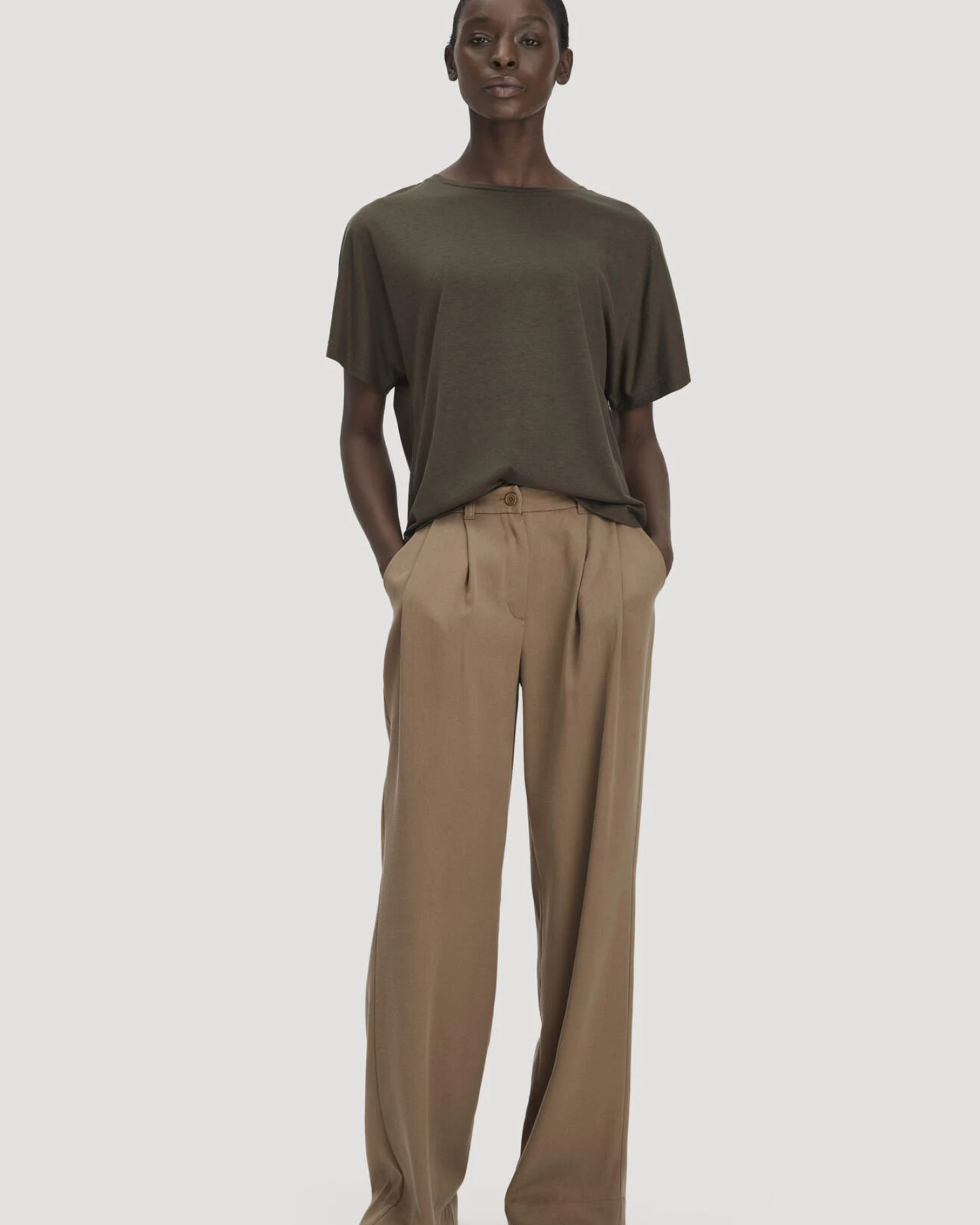 hessnatur Damen T-Shirt Oversize aus TENCEL™ Lyocell und Bio-Baumwolle - grün - Größe L – Ansicht 3