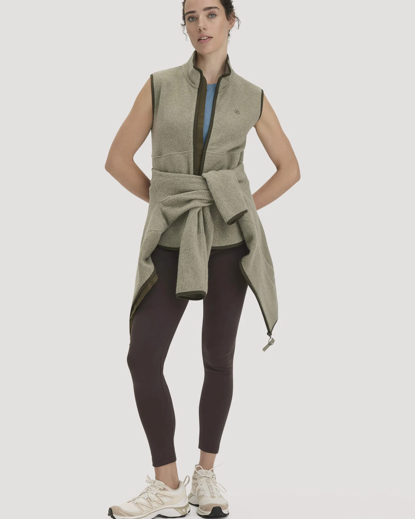 hessnatur Loungewear Fleece Weste Regular ACTIVE LIGHT aus Bio-Baumwolle - grün - Größe XS – Ansicht 2