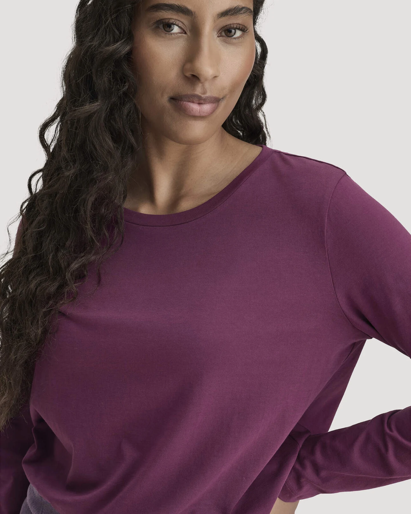 hessnatur Damen Longsleeve Relaxed aus Regenerative Organic Cotton (ROC) - rot - Größe 42 – Ansicht 4