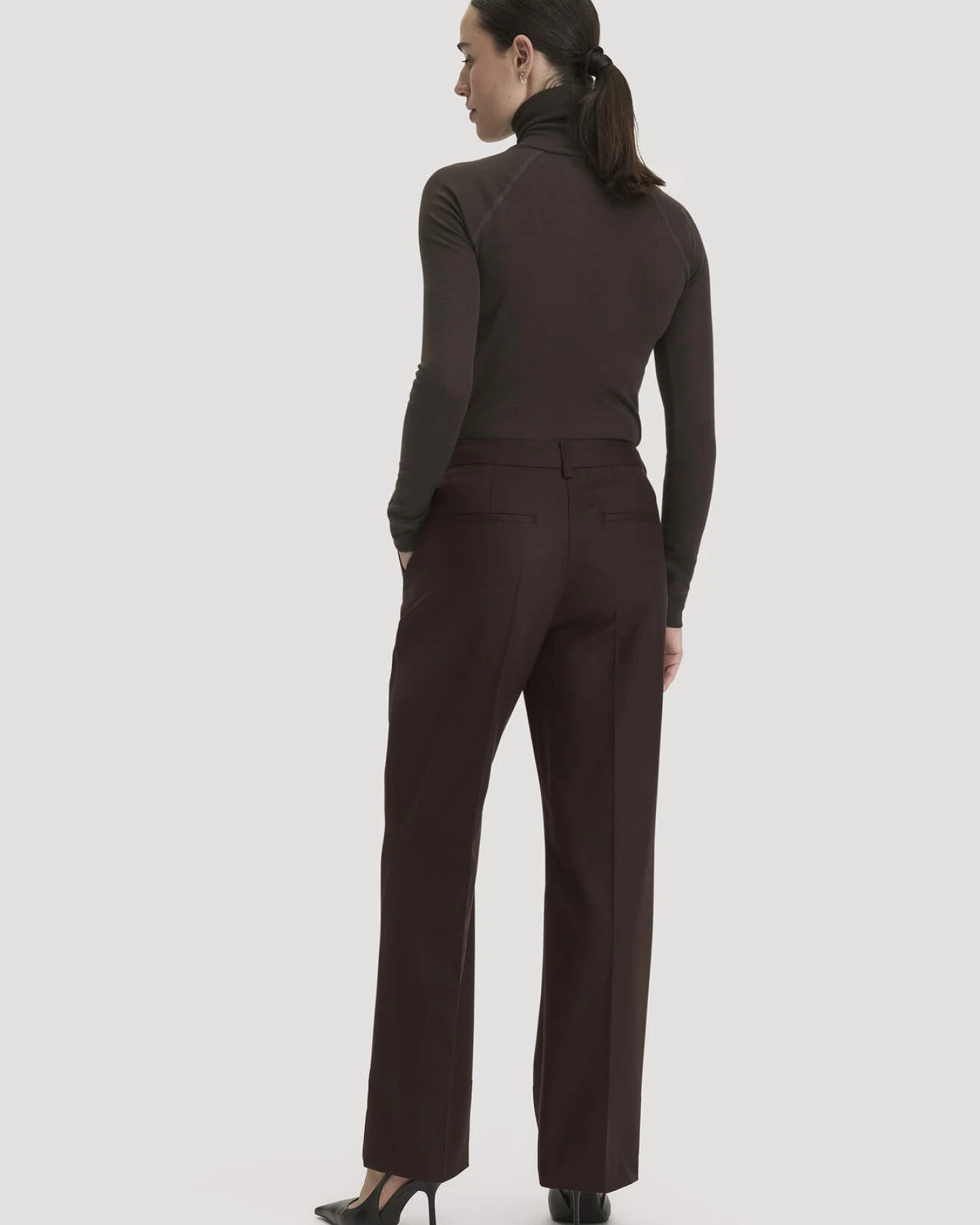 hessnatur Damen Wollhose Straight Leg Relaxed aus Bio-Merinowolle - braun - Größe 44 – Ansicht 2