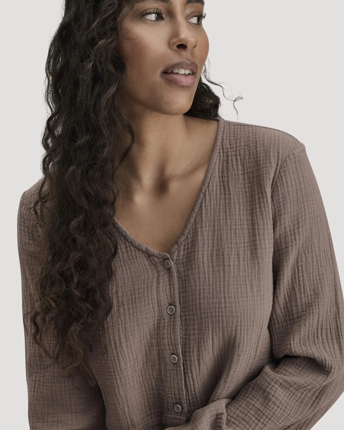 hessnatur Damen Musselin Pyjamabluse PURE COMFORT aus Bio-Baumwolle - braun - Größe 38 – Ansicht 2