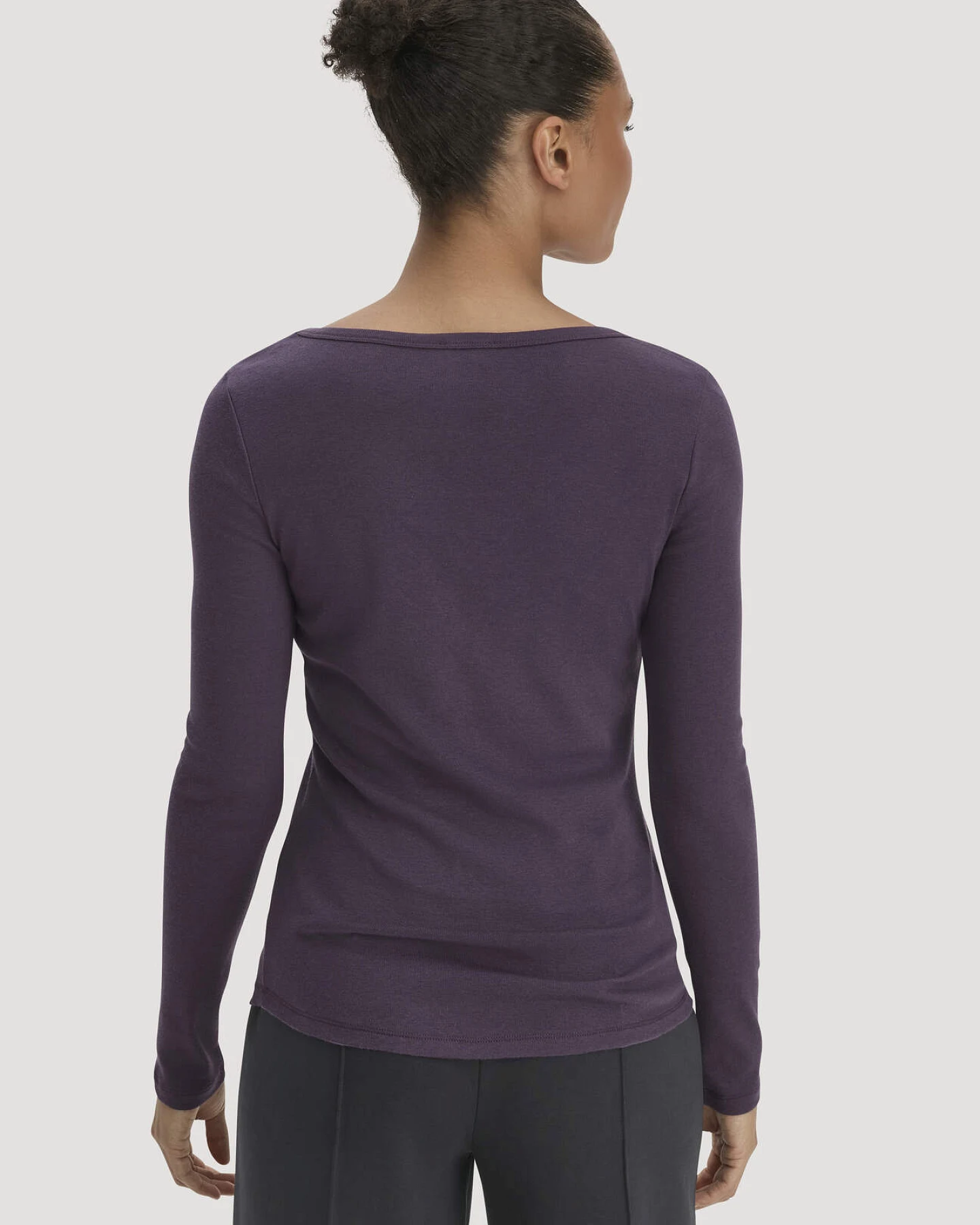 hessnatur Damen Softrib Longsleeve Fitted aus Bio-Baumwolle und TENCEL™ Modal - lila - Größe 44 – Ansicht 3