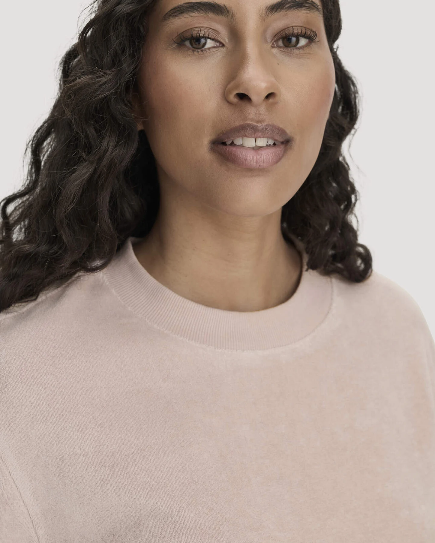 hessnatur Damen Frottee Loungeshirt Oversize PURE COTTON aus Bio-Baumwolle - rosa - Größe 48 – Ansicht 2